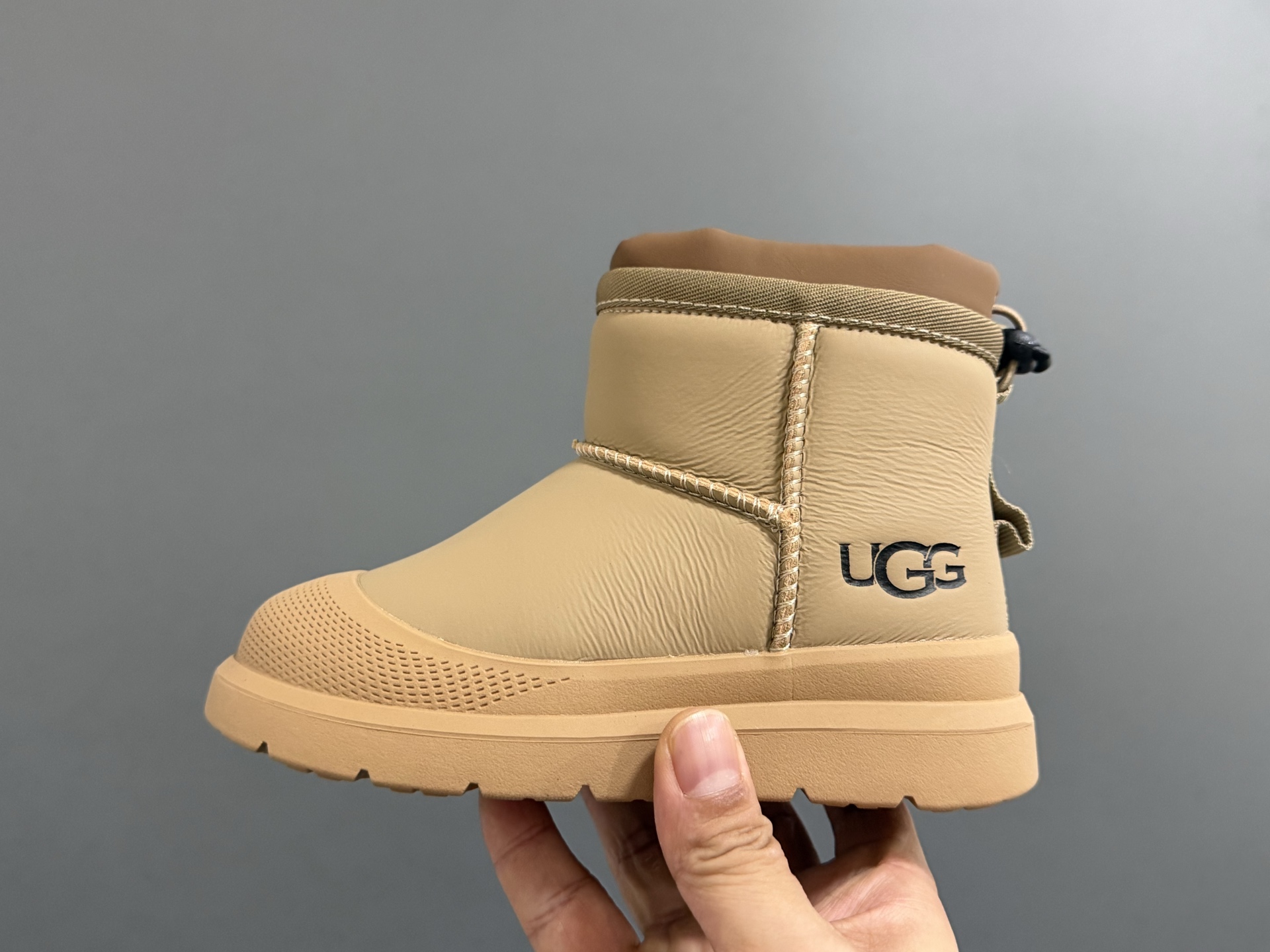 图片[4]-UGG 王一博同款拉链儿童高帮雪地靴26-37码 经典UGG拉链款式🔥加绒加厚保暖又舒适❄️橡胶耐磨防滑大底，脚感超赞👍🏻-选品中心