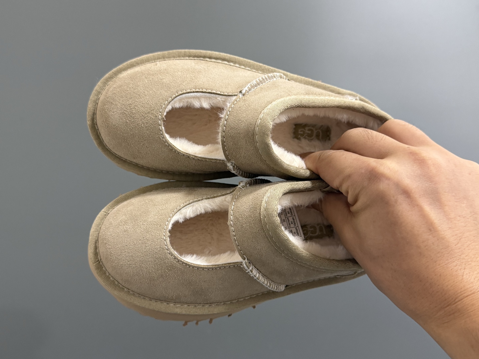 NO:617299,UGG's new Mary Jane children's slip-on cotton shoes, size 24-35, lovely Mary Jane series, thickened with velvet inside, warm and fashionable, snow boots, boots, mary jane,19860909UGG新款玛丽珍儿童一脚蹬棉鞋 SIZE24-35码 可爱的玛丽珍系列 内里加绒加厚 保暖又时髦,雪地靴,boots,mary jane,,Children's