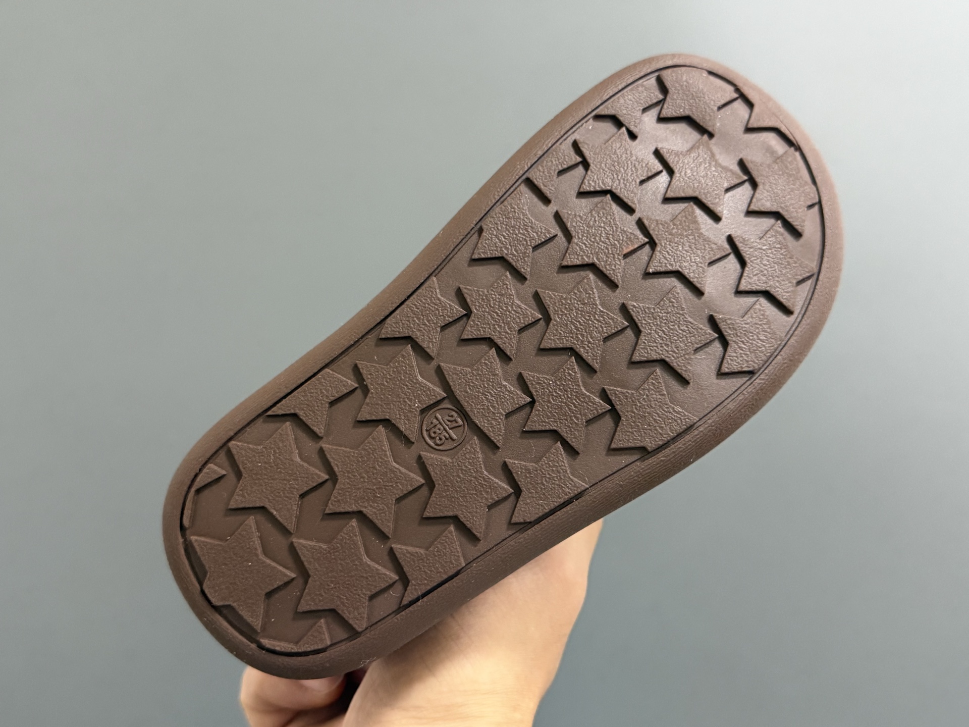 图片[5]-U家新款小土豆中帮雪地靴 尺码：26-37码 超可爱的小土豆🥔 加绒加厚，保暖又舒适❄️ 拉链设计，穿脱方便✌🏻 橡胶耐磨防滑大底✔️-选品中心