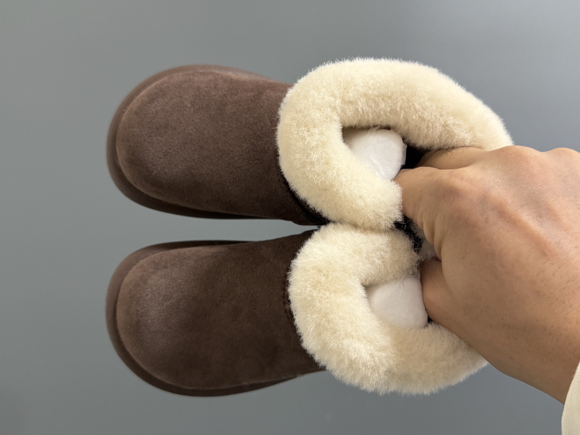 U家新款小土豆中帮雪地靴 尺码：26-37码 超可爱的小土豆🥔 加绒加厚，保暖又舒适❄️ 拉链设计，穿脱方便✌🏻 橡胶耐磨防滑大底✔️-选品中心