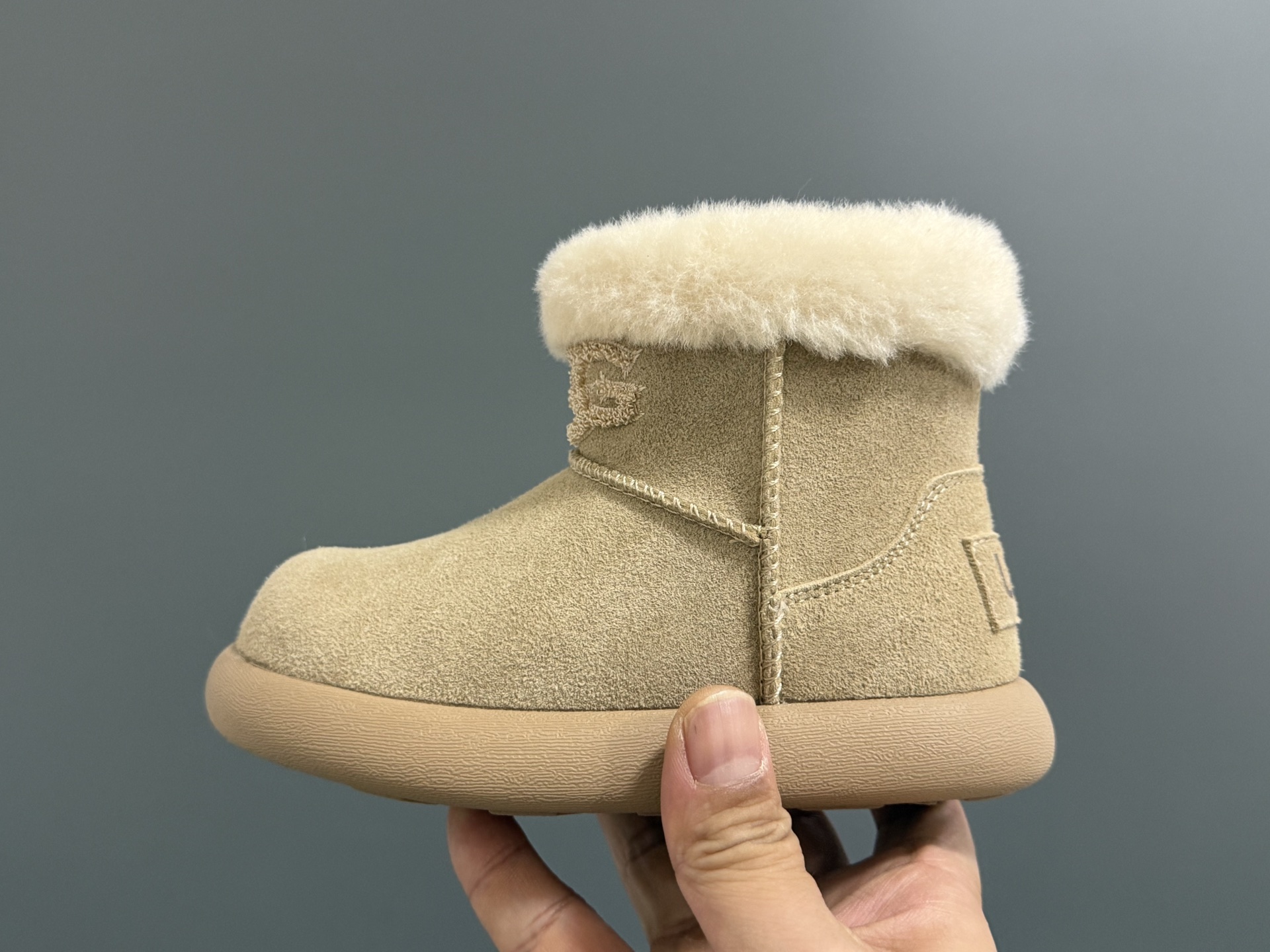 图片[4]-U家新款小土豆中帮雪地靴 尺码：26-37码 超可爱的小土豆🥔 加绒加厚，保暖又舒适❄️ 拉链设计，穿脱方便✌🏻 橡胶耐磨防滑大底✔️-选品中心