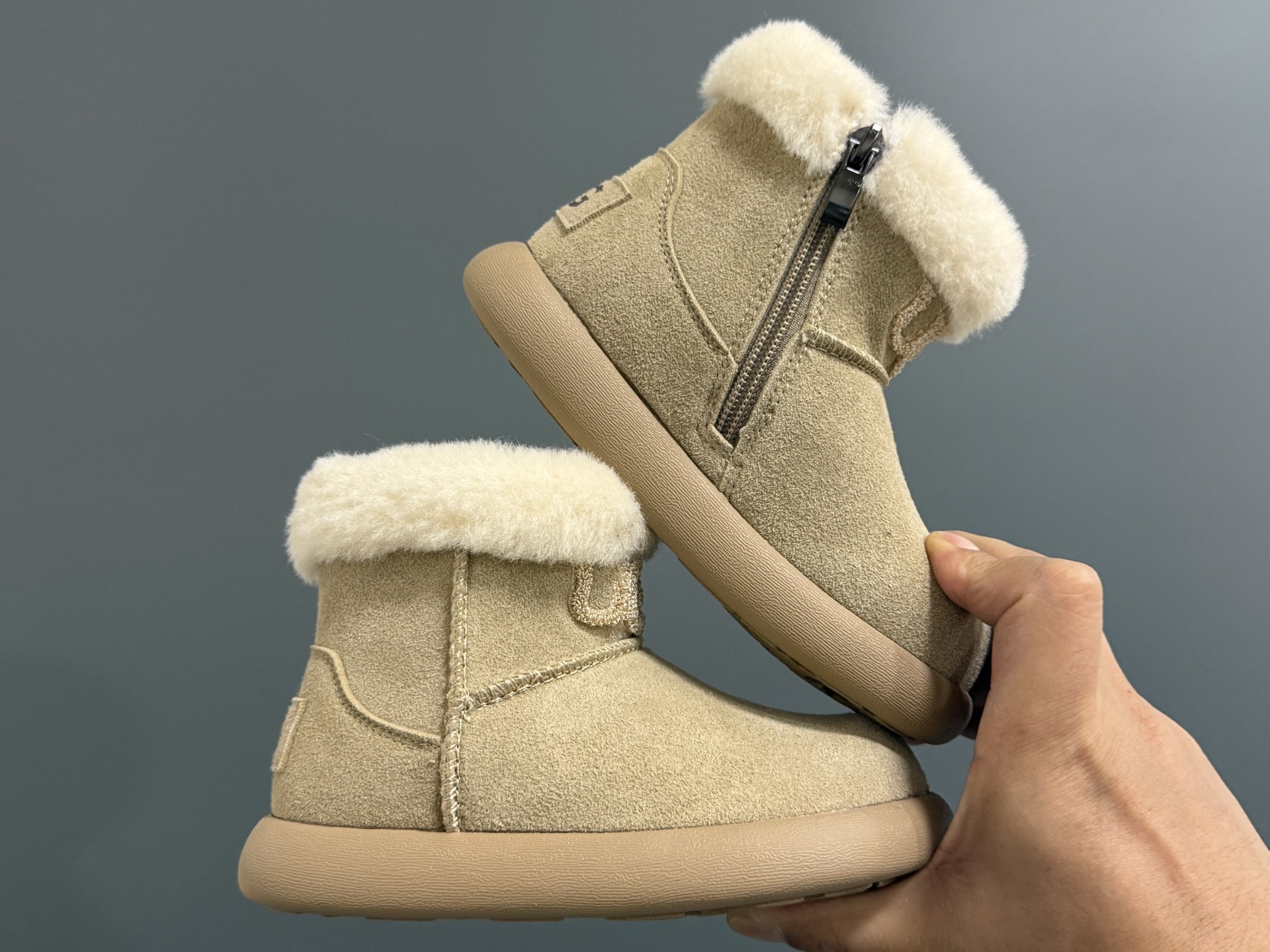 图片[9]-U家新款小土豆中帮雪地靴 尺码：26-37码 超可爱的小土豆🥔 加绒加厚，保暖又舒适❄️ 拉链设计，穿脱方便✌🏻 橡胶耐磨防滑大底✔️-选品中心