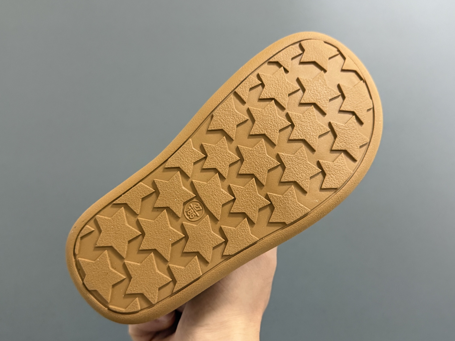 图片[5]-U家新款小土豆中帮雪地靴 尺码：26-37码 超可爱的小土豆🥔 加绒加厚，保暖又舒适❄️ 拉链设计，穿脱方便✌🏻 橡胶耐磨防滑大底✔️-选品中心