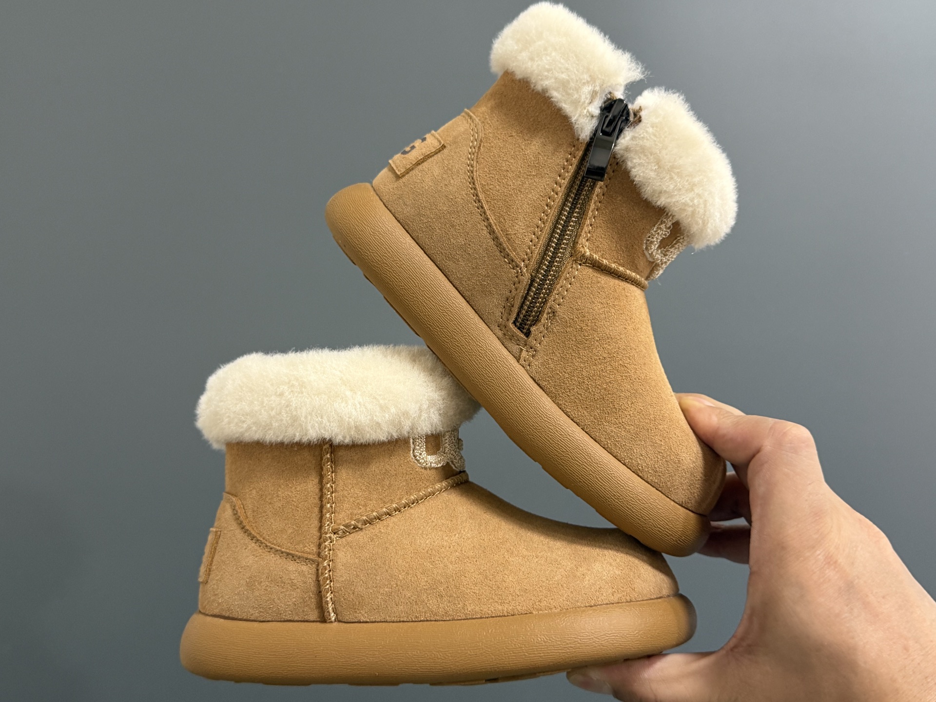 图片[9]-U家新款小土豆中帮雪地靴 尺码：26-37码 超可爱的小土豆🥔 加绒加厚，保暖又舒适❄️ 拉链设计，穿脱方便✌🏻 橡胶耐磨防滑大底✔️-选品中心