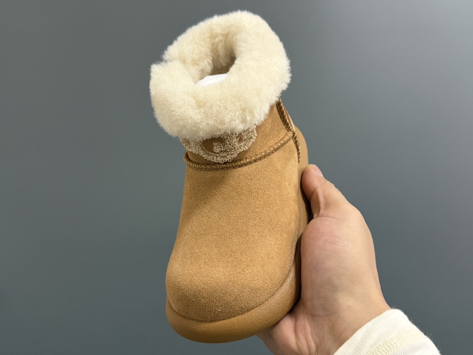 图片[3]-U家新款小土豆中帮雪地靴 尺码：26-37码 超可爱的小土豆🥔 加绒加厚，保暖又舒适❄️ 拉链设计，穿脱方便✌🏻 橡胶耐磨防滑大底✔️-选品中心