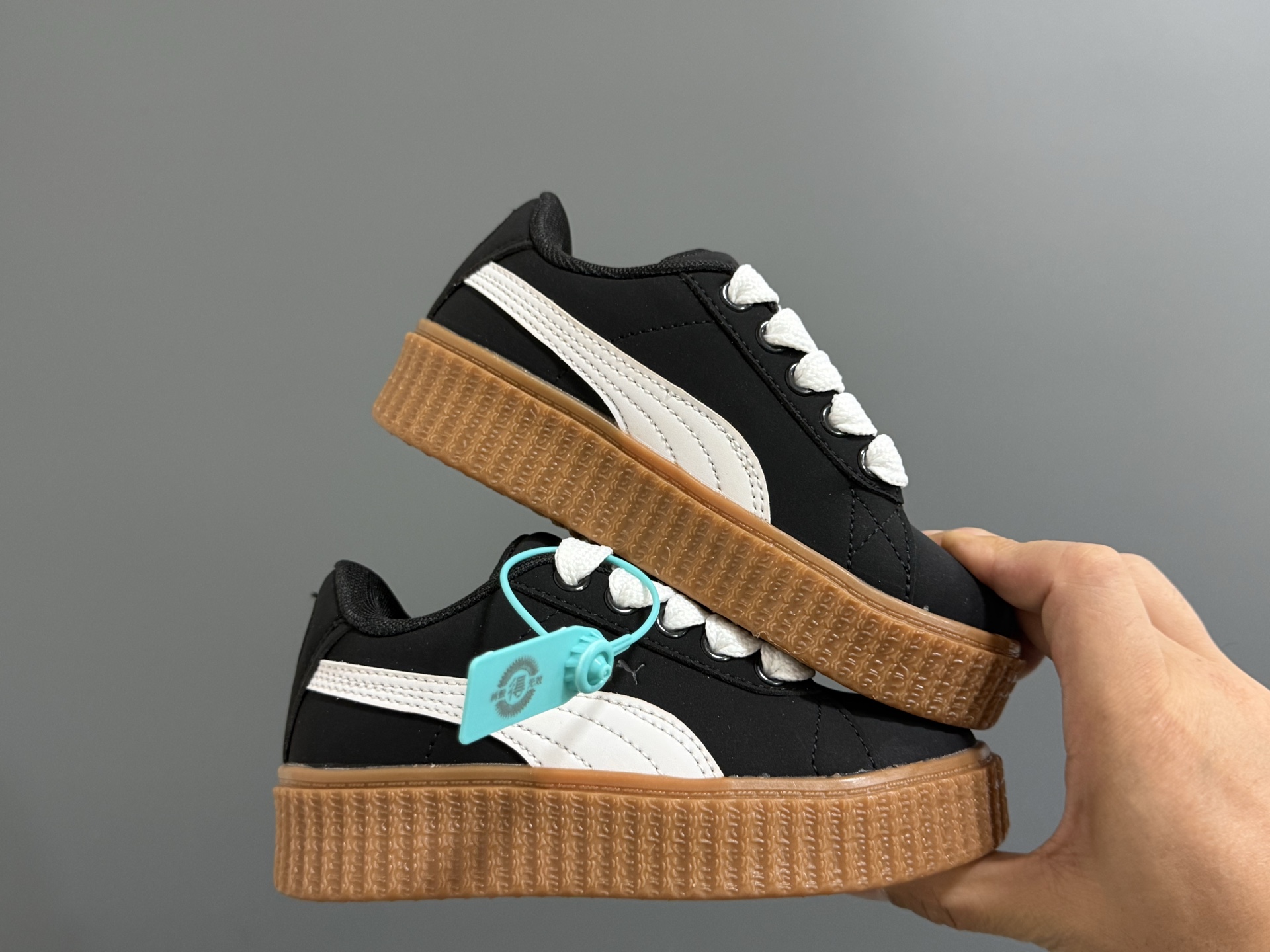 图片[9]-彪M新款儿童饼干松糕鞋休闲鞋 尺码：22-35码 优质反毛皮面料🆕 饼干🍪大底，耐磨防滑👍🏻 附赠一对鞋带扣，穿脱方便✌🏻-选品中心