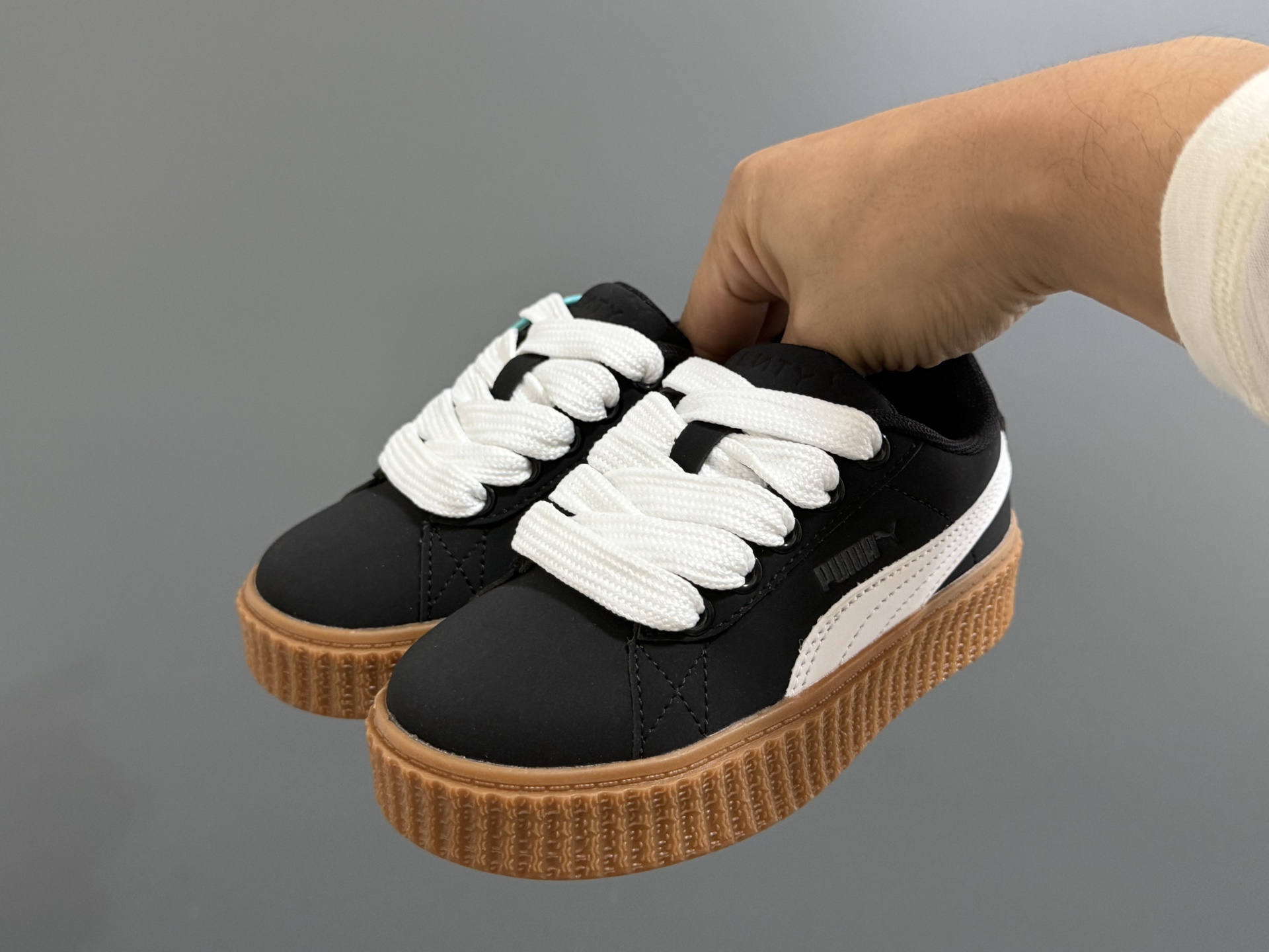 图片[2]-彪M新款儿童饼干松糕鞋休闲鞋 尺码：22-35码 优质反毛皮面料🆕 饼干🍪大底，耐磨防滑👍🏻 附赠一对鞋带扣，穿脱方便✌🏻-选品中心