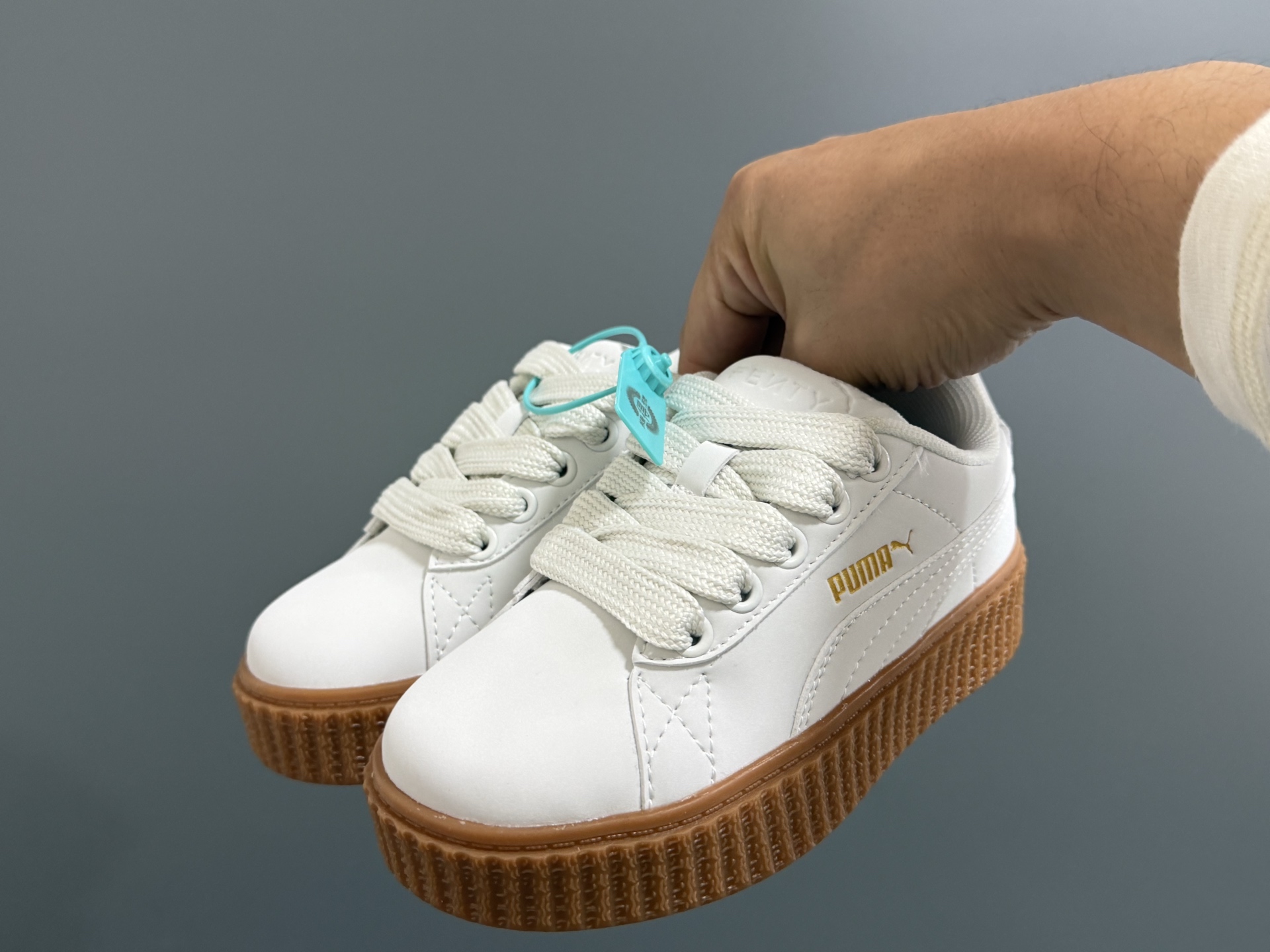 图片[2]-彪M新款儿童饼干松糕鞋休闲鞋 尺码：22-35码 优质反毛皮面料🆕 饼干🍪大底，耐磨防滑👍🏻 附赠一对鞋带扣，穿脱方便✌🏻-选品中心