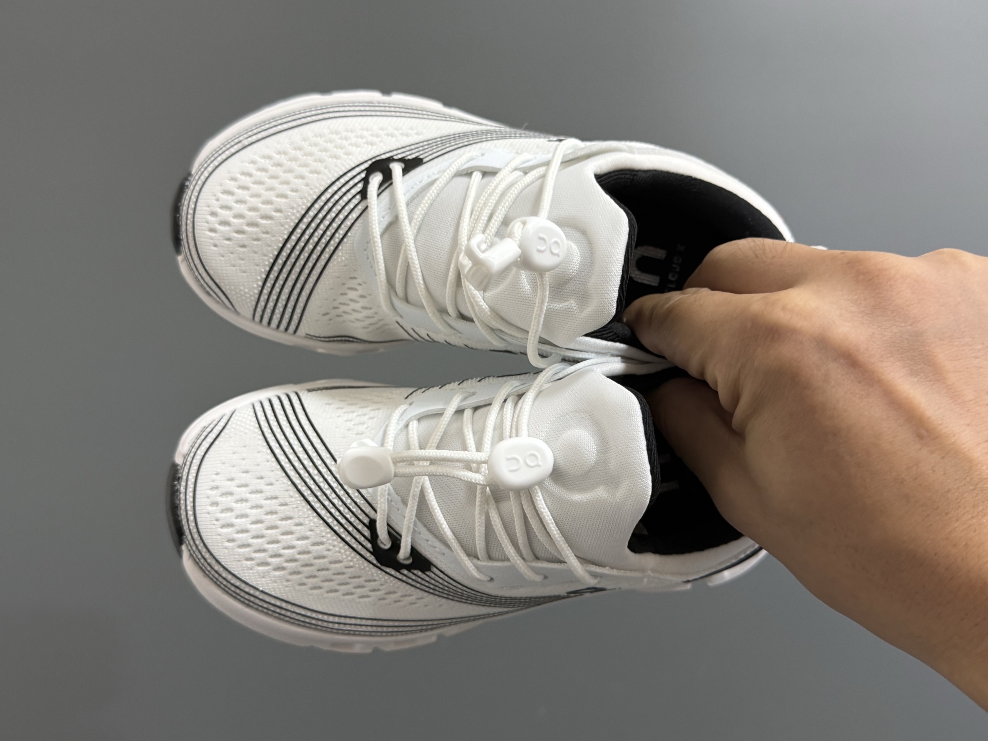 昂家新款Cloud X Z5松紧扣儿童运动鞋 尺码：28-37码 超赞的小众品牌—昂跑云朵系列☁️ 松紧扣设计，一脚蹬款式轻松调节✌🏻 优质面料拼接，质感满满💯 耐磨防滑大底，脚感超赞👍🏻-选品中心