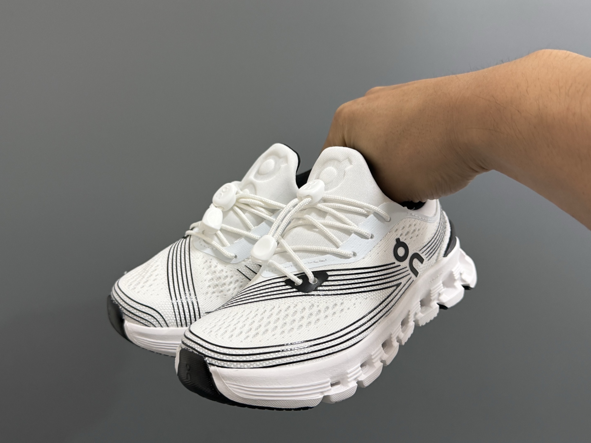 图片[2]-昂家新款Cloud X Z5松紧扣儿童运动鞋 尺码：28-37码 超赞的小众品牌—昂跑云朵系列☁️ 松紧扣设计，一脚蹬款式轻松调节✌🏻 优质面料拼接，质感满满💯 耐磨防滑大底，脚感超赞👍🏻-选品中心