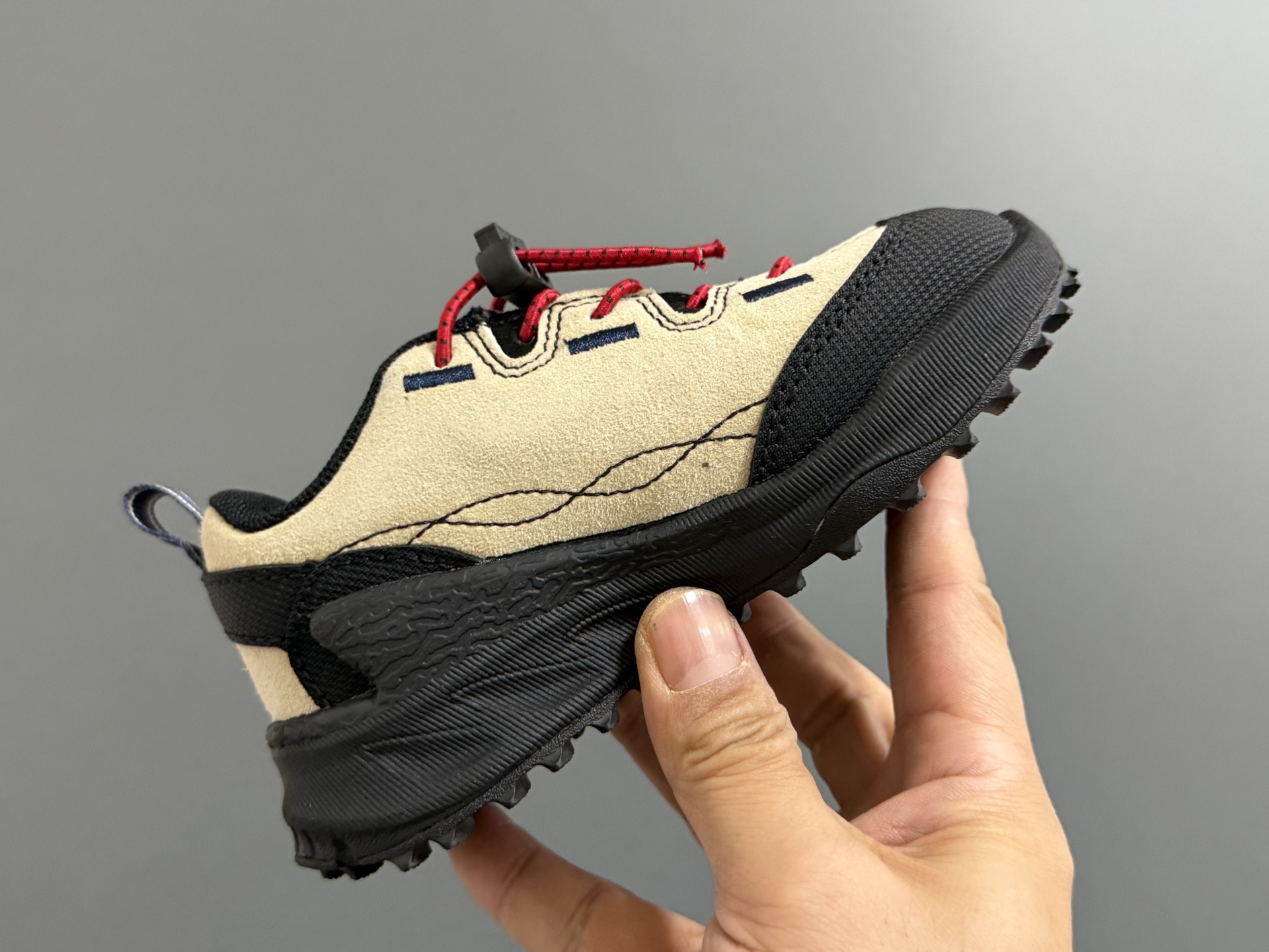 图片[6]-KEE*潮牌新款2515儿童松紧扣儿童户外运动鞋 尺码：24-37码 同步新款🆕 优质皮料拼接☁️ 松紧扣设计✌🏻 橡胶耐磨防滑大底，脚感超赞👍🏻-选品中心