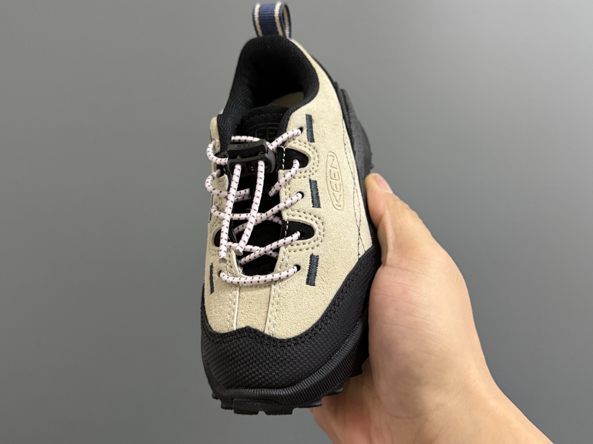 图片[3]-KEE*潮牌新款2515儿童松紧扣儿童户外运动鞋 尺码：24-37码 同步新款🆕 优质皮料拼接☁️ 松紧扣设计✌🏻 橡胶耐磨防滑大底，脚感超赞👍🏻-选品中心