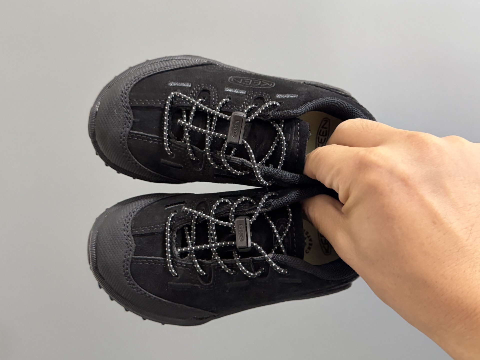 图片[2]-KEE*潮牌新款2515儿童松紧扣儿童户外运动鞋 尺码：24-37码 同步新款🆕 优质皮料拼接☁️ 松紧扣设计✌🏻 橡胶耐磨防滑大底，脚感超赞👍🏻-选品中心