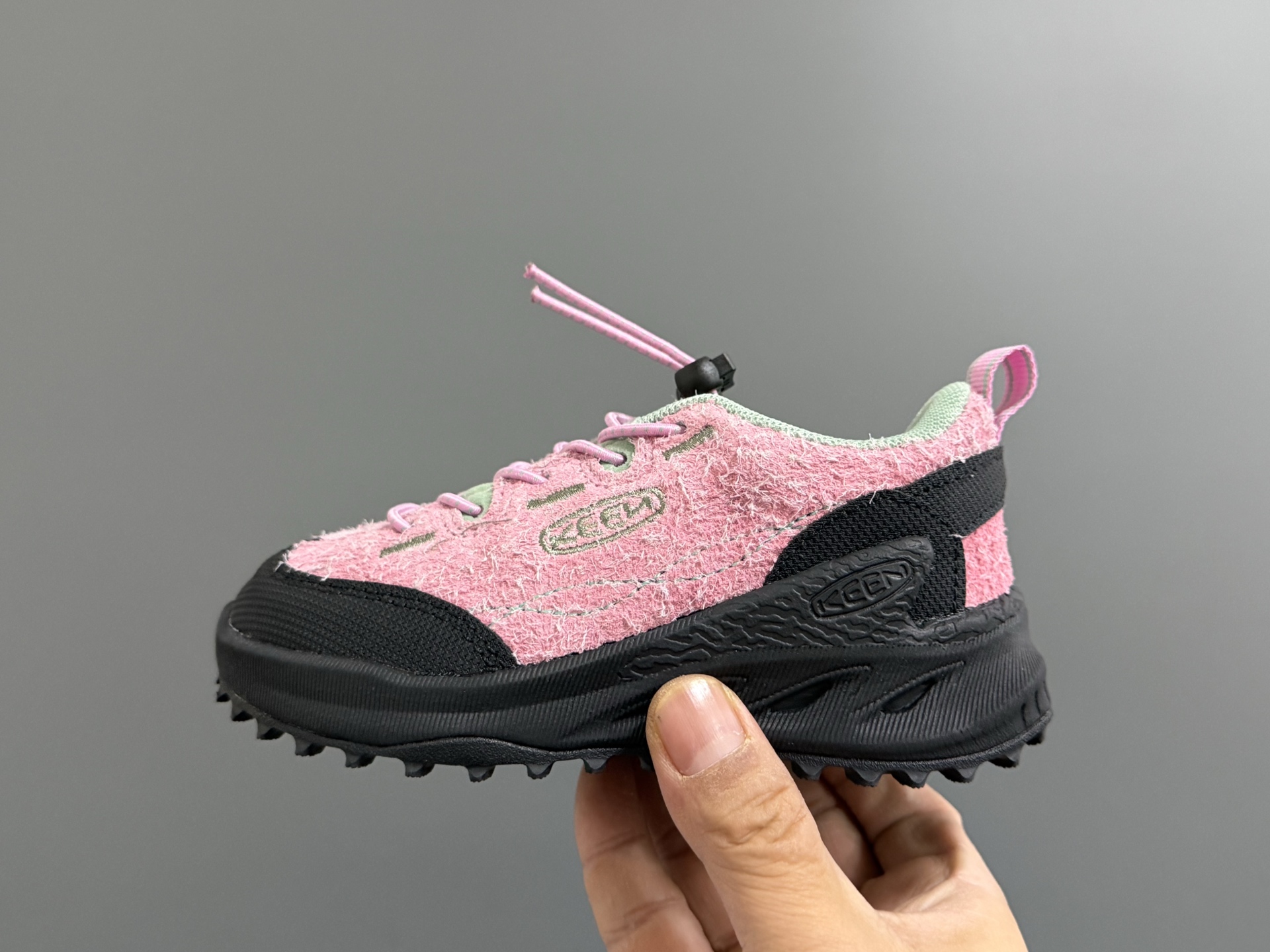 图片[4]-KEE*潮牌新款2515儿童松紧扣儿童户外运动鞋 尺码：24-37码 同步新款🆕 优质皮料拼接☁️ 松紧扣设计✌🏻 橡胶耐磨防滑大底，脚感超赞👍🏻-选品中心