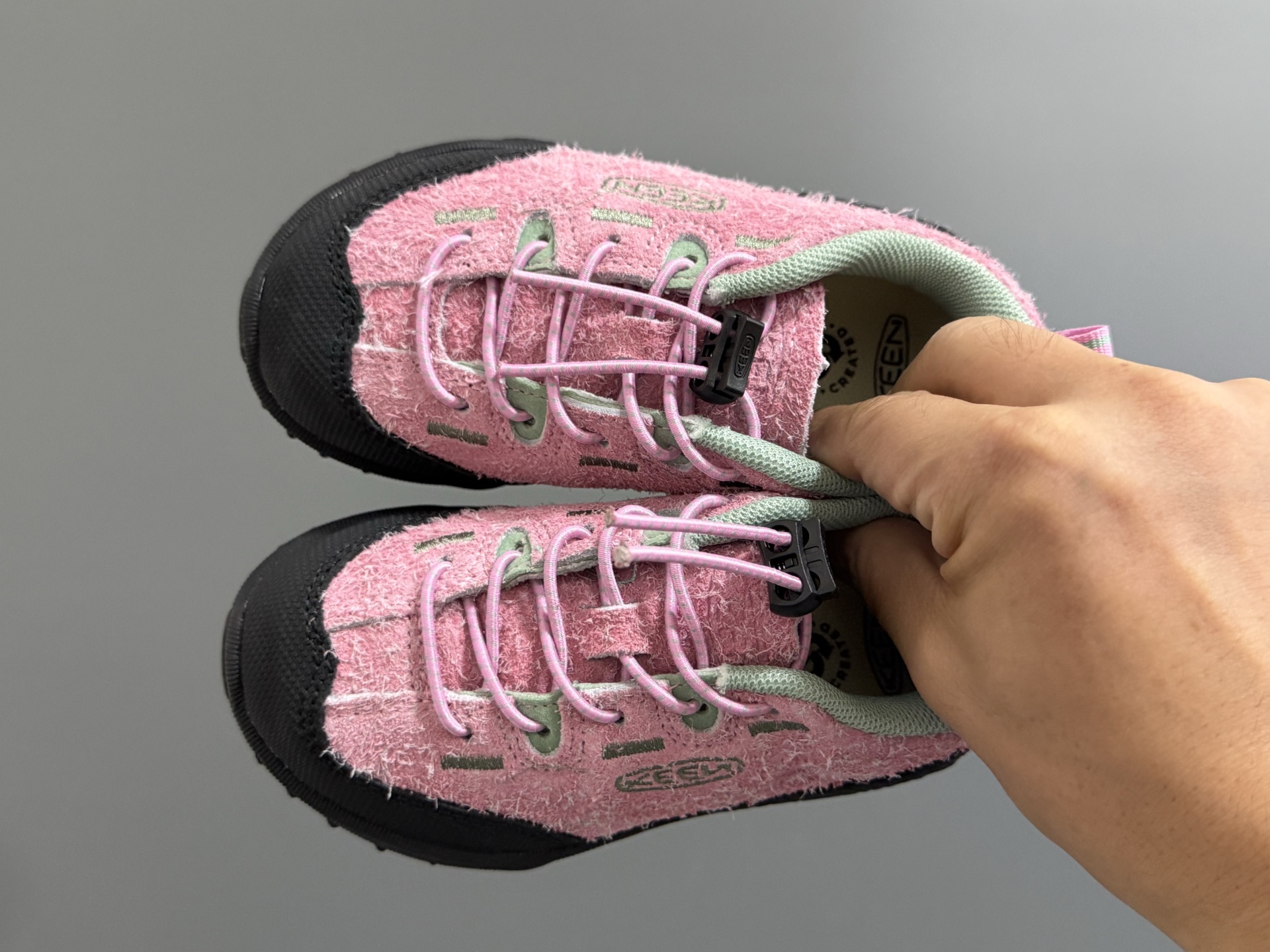 KEE*潮牌新款2515儿童松紧扣儿童户外运动鞋 尺码：24-37码 同步新款🆕 优质皮料拼接☁️ 松紧扣设计✌🏻 橡胶耐磨防滑大底，脚感超赞👍🏻-选品中心