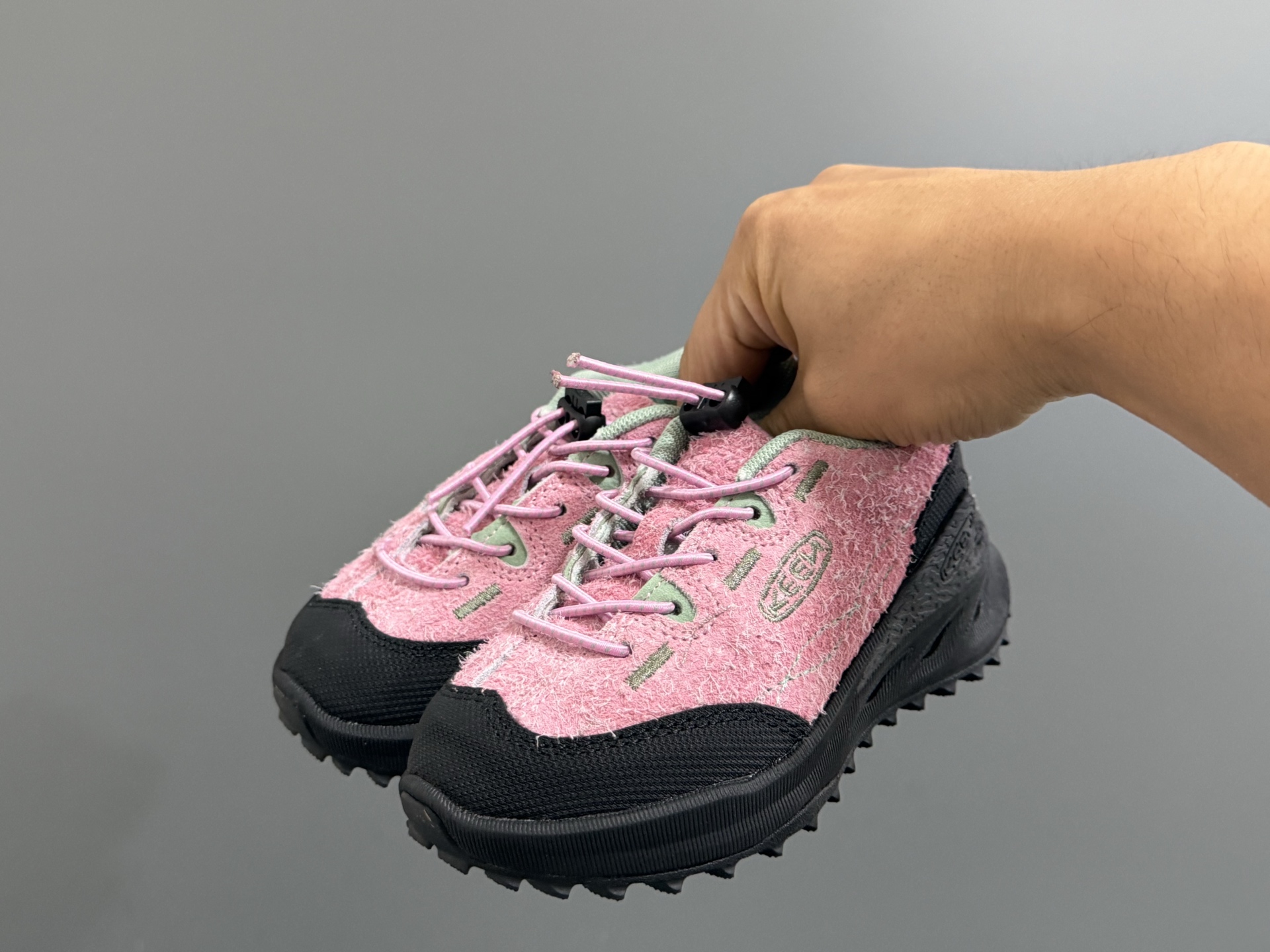 图片[2]-KEE*潮牌新款2515儿童松紧扣儿童户外运动鞋 尺码：24-37码 同步新款🆕 优质皮料拼接☁️ 松紧扣设计✌🏻 橡胶耐磨防滑大底，脚感超赞👍🏻-选品中心