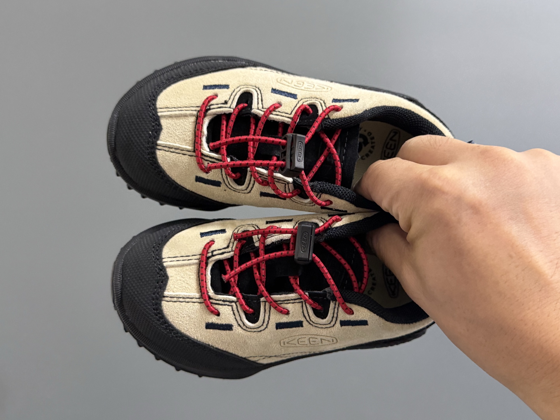 KEE*潮牌新款2515儿童松紧扣儿童户外运动鞋 尺码：24-37码 同步新款🆕 优质皮料拼接☁️ 松紧扣设计✌🏻 橡胶耐磨防滑大底，脚感超赞👍🏻-选品中心