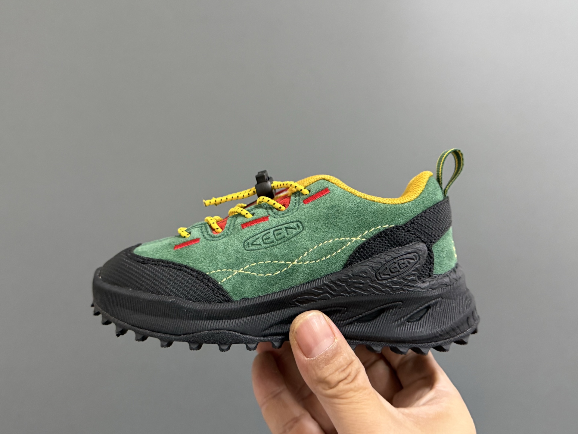 图片[4]-KEE*潮牌新款2515儿童松紧扣儿童户外运动鞋 尺码：24-37码 同步新款🆕 优质皮料拼接☁️ 松紧扣设计✌🏻 橡胶耐磨防滑大底，脚感超赞👍🏻-选品中心