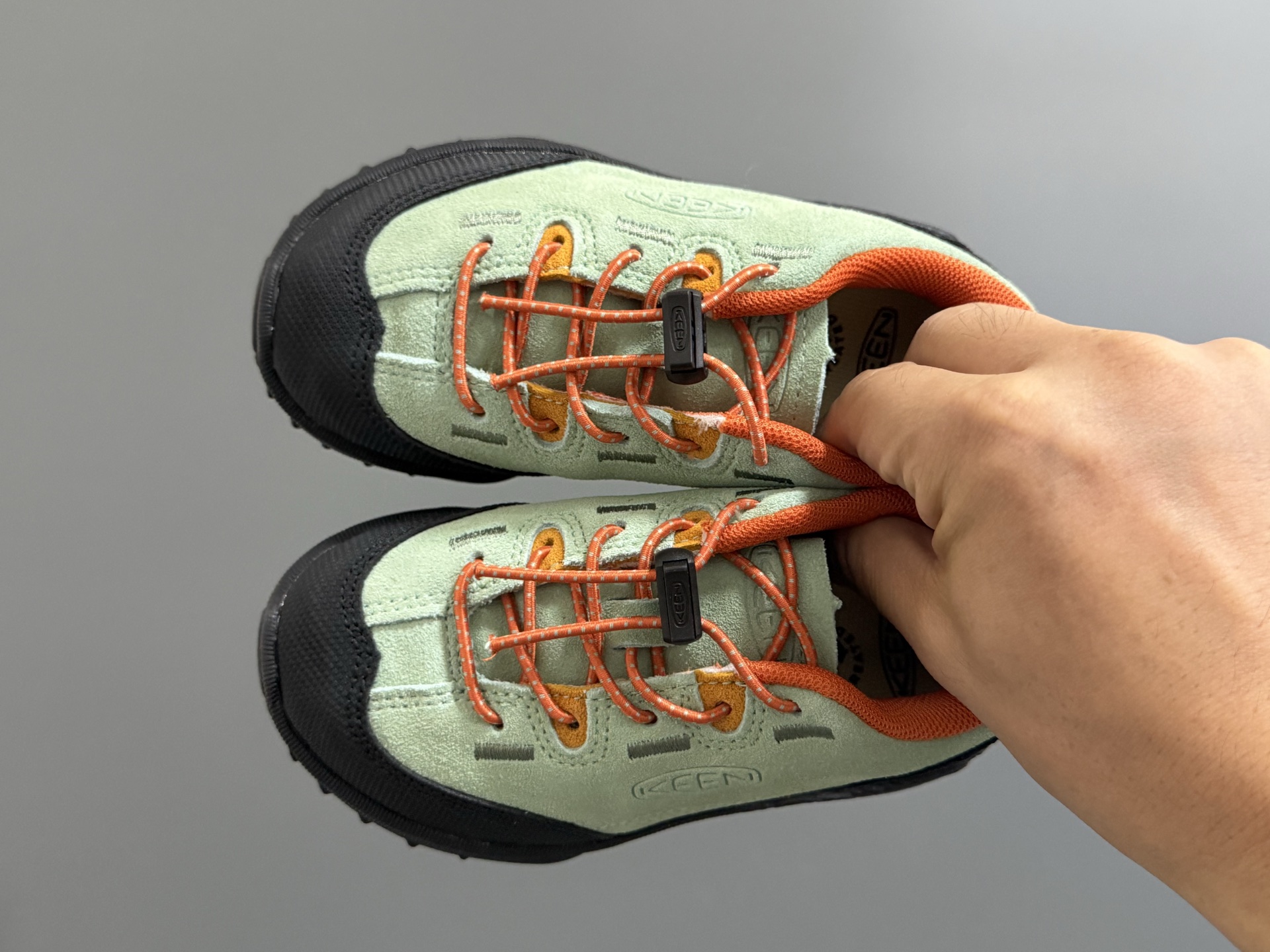 KEE*潮牌新款2515儿童松紧扣儿童户外运动鞋 尺码：24-37码 同步新款🆕 优质皮料拼接☁️ 松紧扣设计✌🏻 橡胶耐磨防滑大底，脚感超赞👍🏻-选品中心