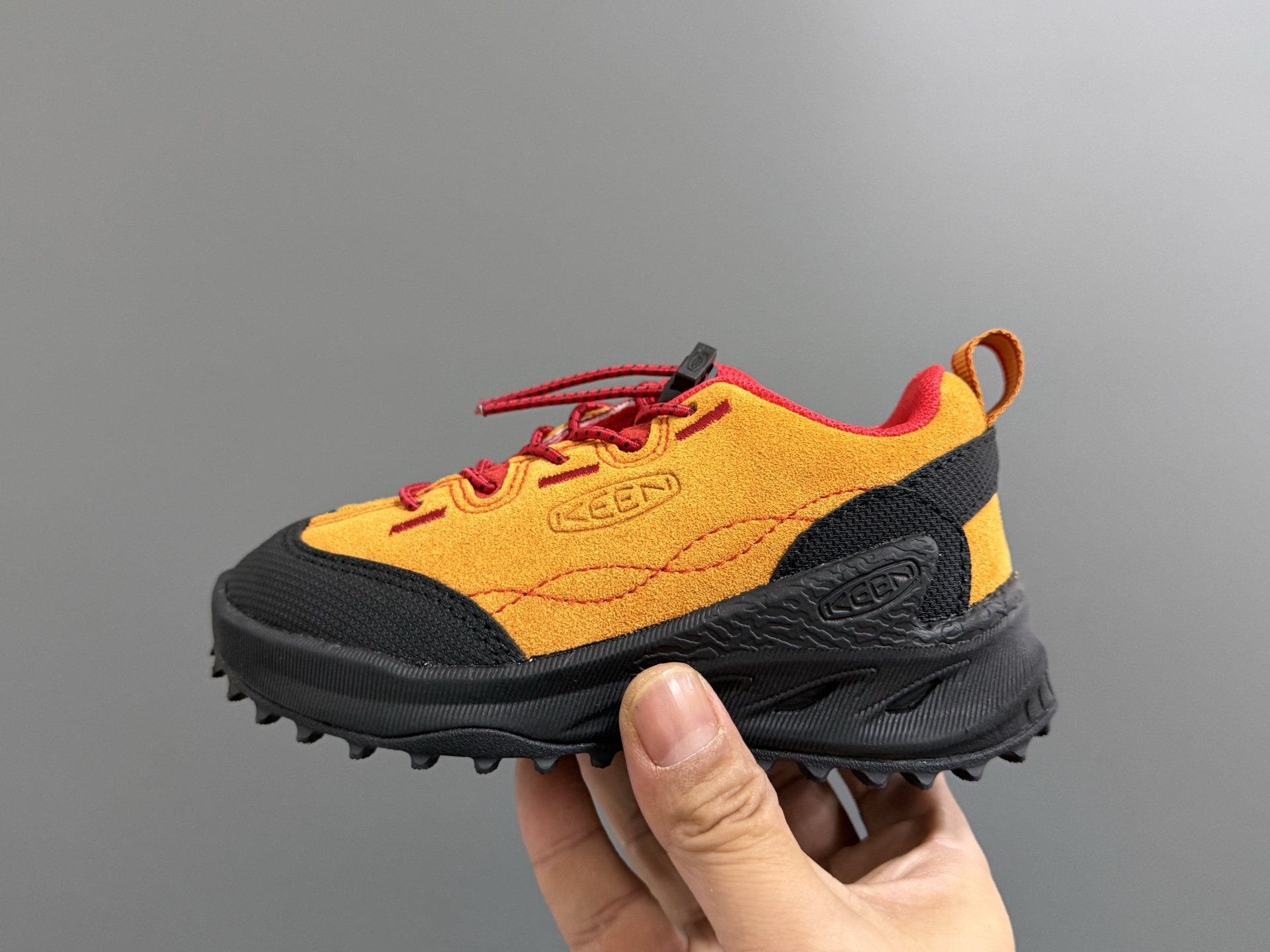 图片[4]-KEE*潮牌新款2515儿童松紧扣儿童户外运动鞋 尺码：24-37码 同步新款🆕 优质皮料拼接☁️ 松紧扣设计✌🏻 橡胶耐磨防滑大底，脚感超赞👍🏻-选品中心