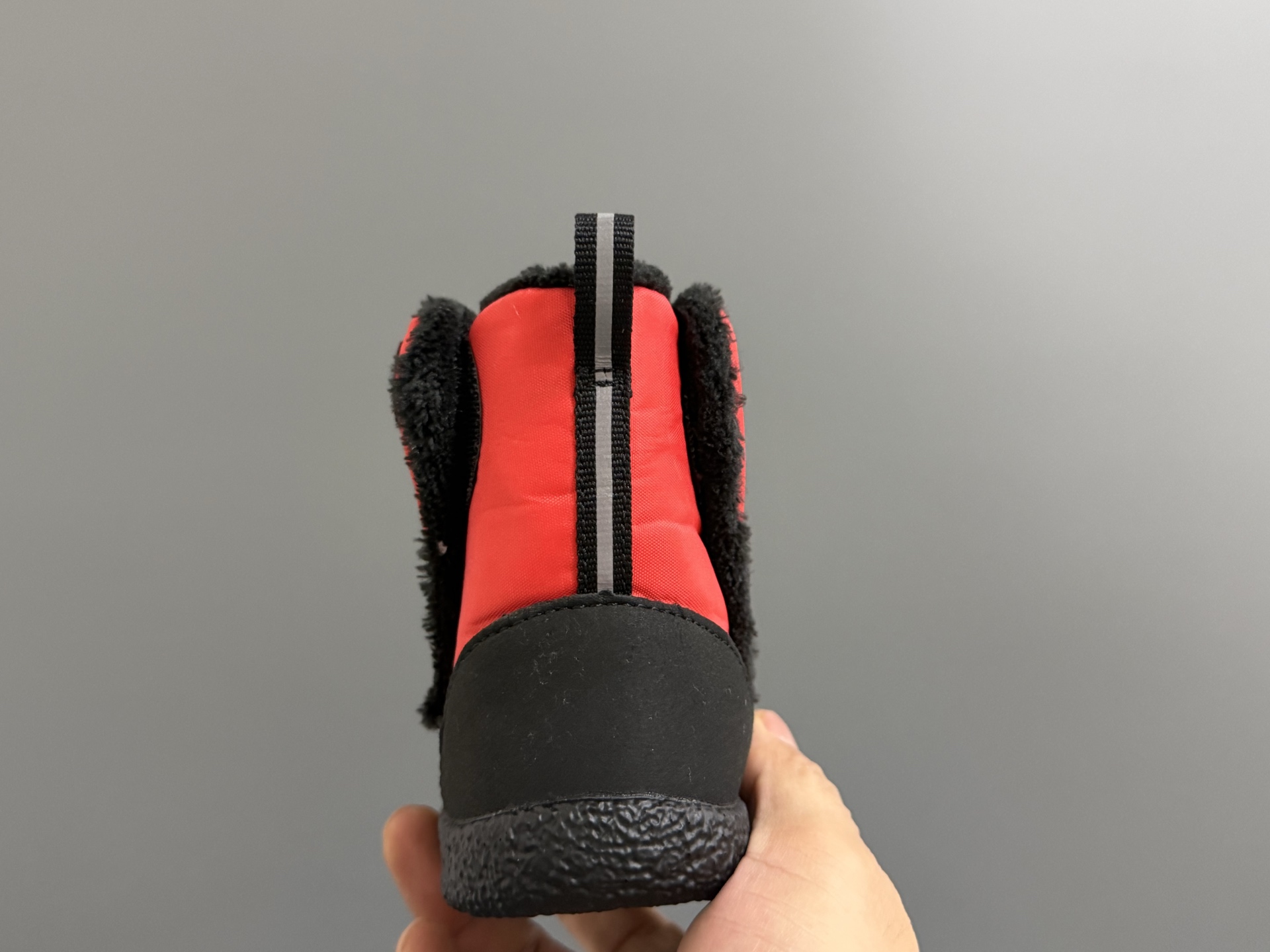 图片[7]-KEEN新款高帮飞翼魔术贴儿童棉鞋 尺码：24-37码 户外潮牌大佬—KEEN🔥 中帮款式设计，保暖又防风☁️ 内里加绒，保暖效果超赞👍🏻 橡胶耐磨防滑大底，脚感超赞✔️-选品中心