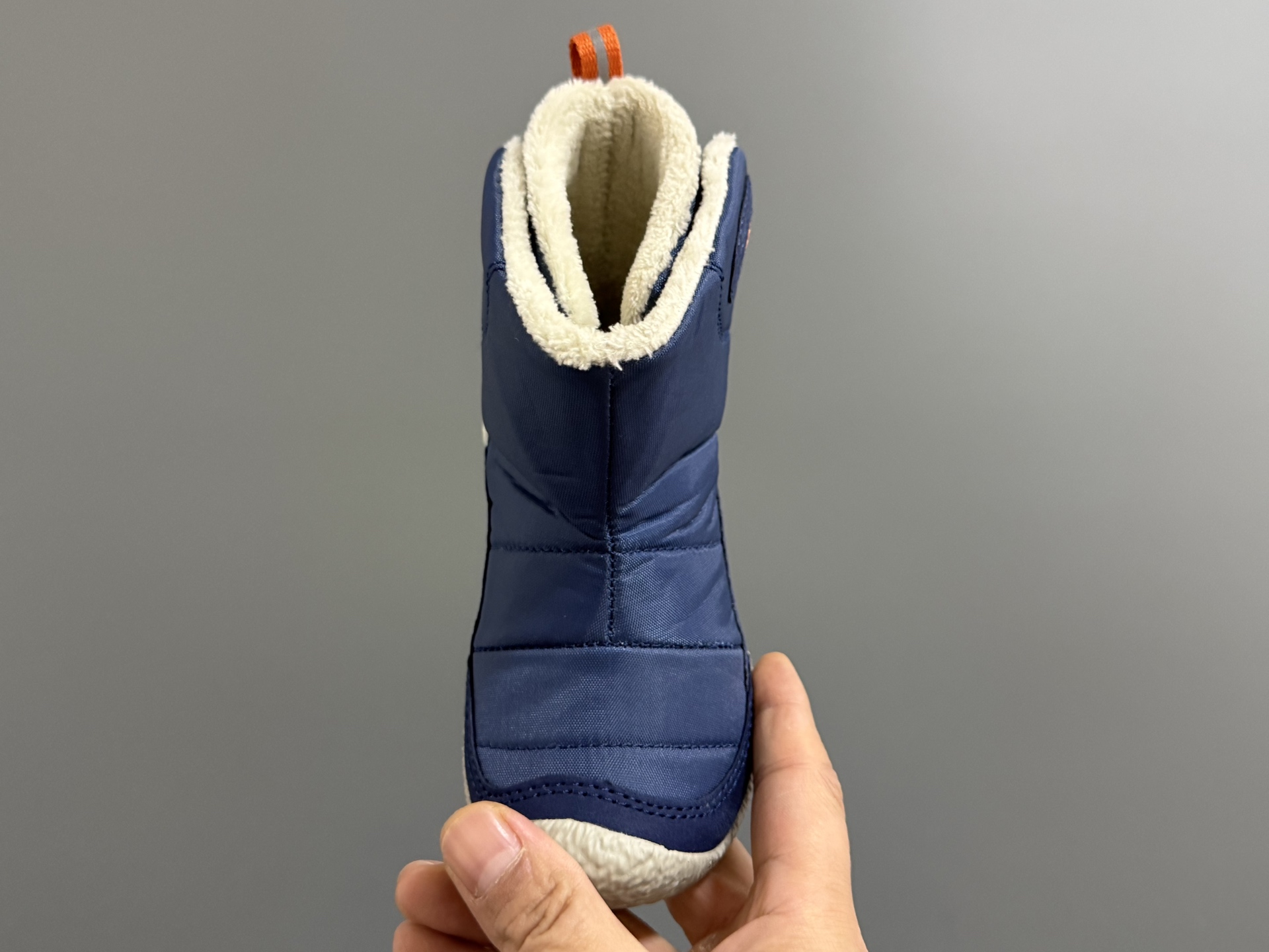 图片[8]-KEEN新款高帮飞翼魔术贴儿童棉鞋 尺码：24-37码 户外潮牌大佬—KEEN🔥 中帮款式设计，保暖又防风☁️ 内里加绒，保暖效果超赞👍🏻 橡胶耐磨防滑大底，脚感超赞✔️-选品中心