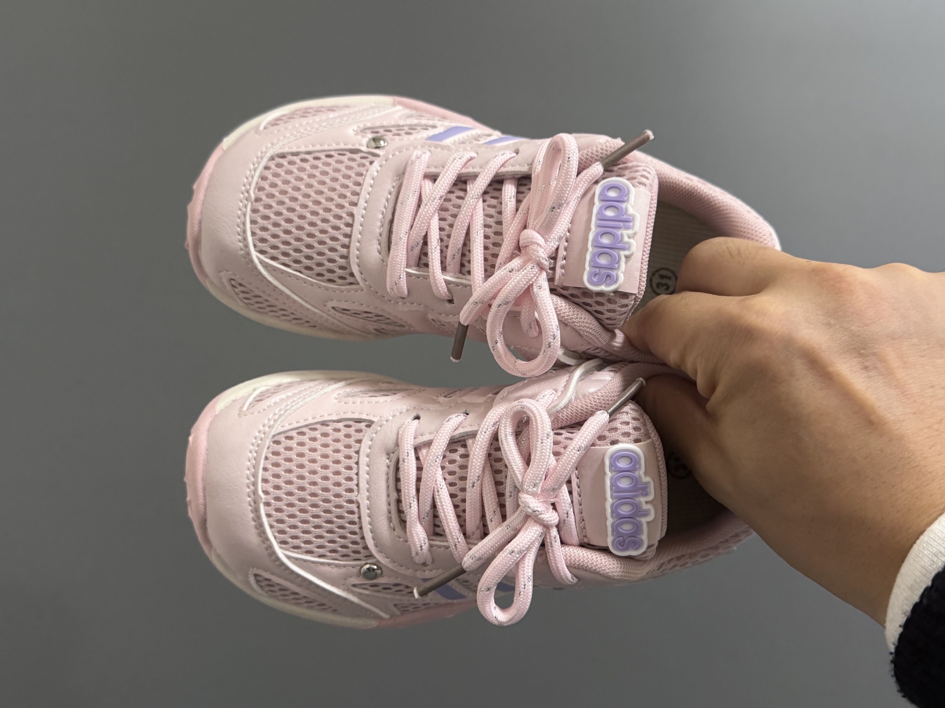 NO:919298,A's new mesh Velcro children's casual shoes SIZE26-37 size classic mesh casual shoes mesh breathable and comfortable, Adidas,19860909A家新款网面魔术贴儿童休闲鞋 SIZE26-37码 经典网面休闲鞋 网面透气舒适,阿迪达斯,,Children's