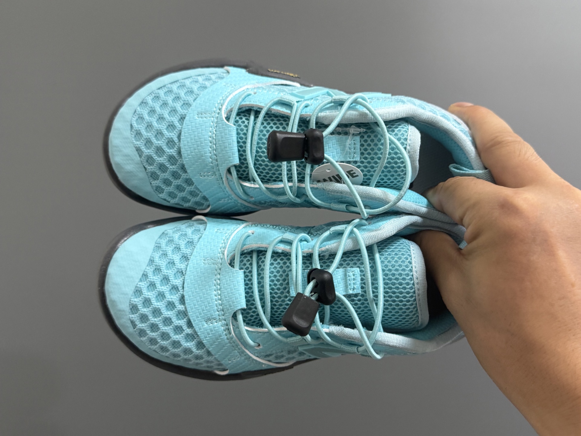 NO:879203,NB's new MT barefoot mesh children's elastic buckle sports shoes SIZE26-37. My favorite NB barefoot mesh series. Elastic buckle design, super easy to put on and take off. Rubber wear-resistant and non-slip outsole, great foot feel. Mesh design is breathable and comfortable, NB, sneakers,19860909NB新款MT赤足网面儿童松紧扣运动鞋 SIZE26-37码 超爱的NB赤足网面系列 松紧扣设计,穿脱超方便 橡胶耐磨防滑大底,脚感超赞 网面设计透气又舒适,NB,sneakers,,Children's