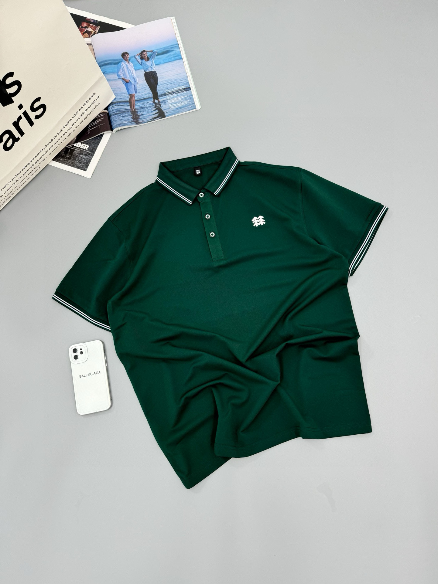 💰90 24ss春夏新款KOLON SPORT可隆户外冰感运动休闲POLO衫短袖
拼色翻领polo
立体裁剪工艺,面料亲肤舒爽,冰感超强,吸湿排汗不粘身不黏腻!排汗吸湿!这款POLO衫,遵循并致敬精典!采用了小翻领+门襟排扣的设计,高温热烫印的工艺加持既有严谨的精英范,又有利落阳光的运动感!
颜色:黑色 白色 藏青 浅蓝 绿
尺码:M-4XL 单位:cm
尺码 衣长 胸围 肩宽 袖长
165/48/M 66 96 42 21
170/50/L 68 100 43 22
175/52/XL 70 104 44 23
180/54/2XL 72 108 45 24
185/56/3XL 74 112 46 25
190/58/4xL 76 116 47 26