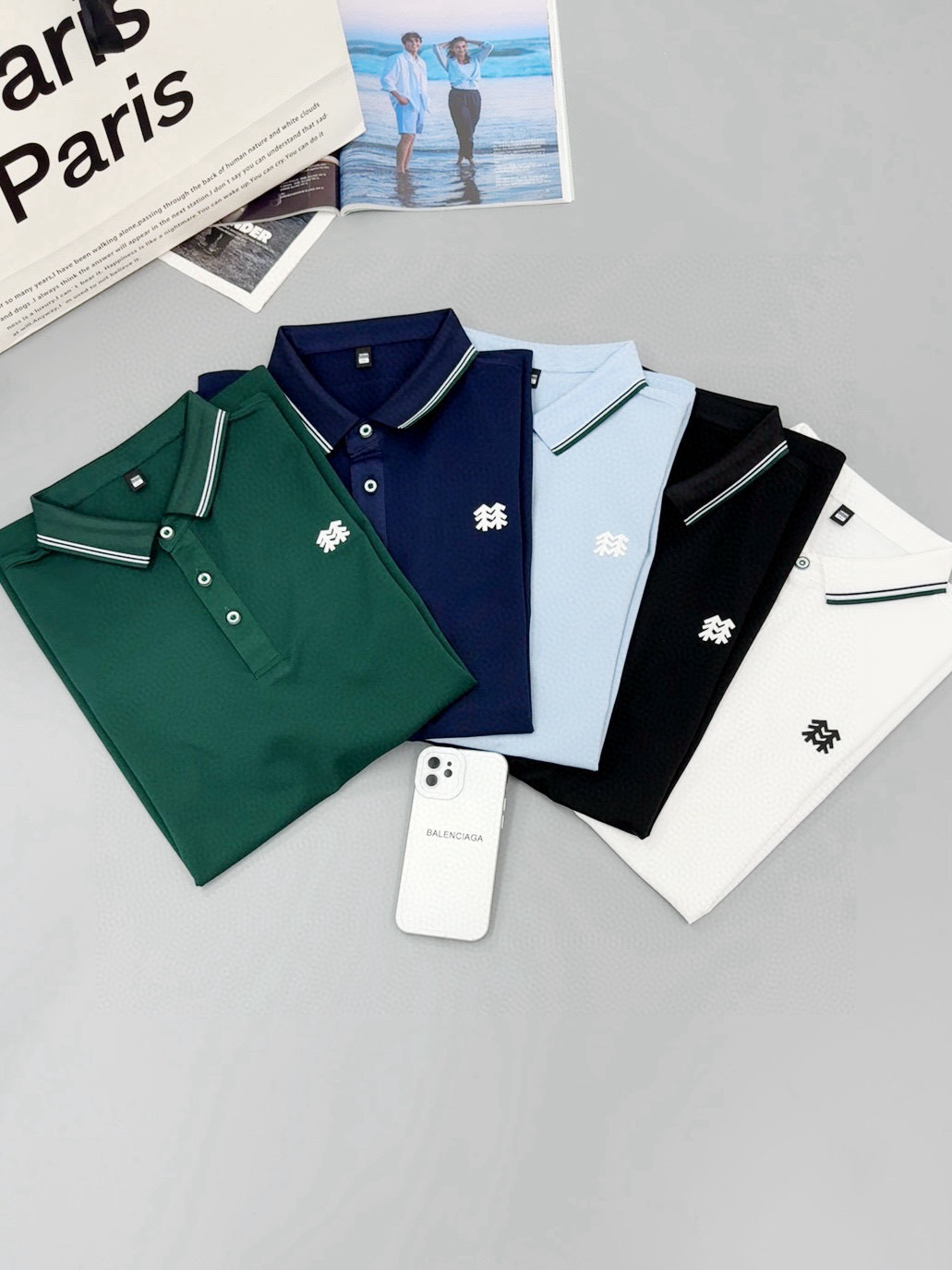 💰90 24ss春夏新款KOLON SPORT可隆户外冰感运动休闲POLO衫短袖
拼色翻领polo
立体裁剪工艺,面料亲肤舒爽,冰感超强,吸湿排汗不粘身不黏腻!排汗吸湿!这款POLO衫,遵循并致敬精典!采用了小翻领+门襟排扣的设计,高温热烫印的工艺加持既有严谨的精英范,又有利落阳光的运动感!
颜色:黑色 白色 藏青 浅蓝 绿
尺码:M-4XL 单位:cm
尺码 衣长 胸围 肩宽 袖长
165/48/M 66 96 42 21
170/50/L 68 100 43 22
175/52/XL 70 104 44 23
180/54/2XL 72 108 45 24
185/56/3XL 74 112 46 25
190/58/4xL 76 116 47 26