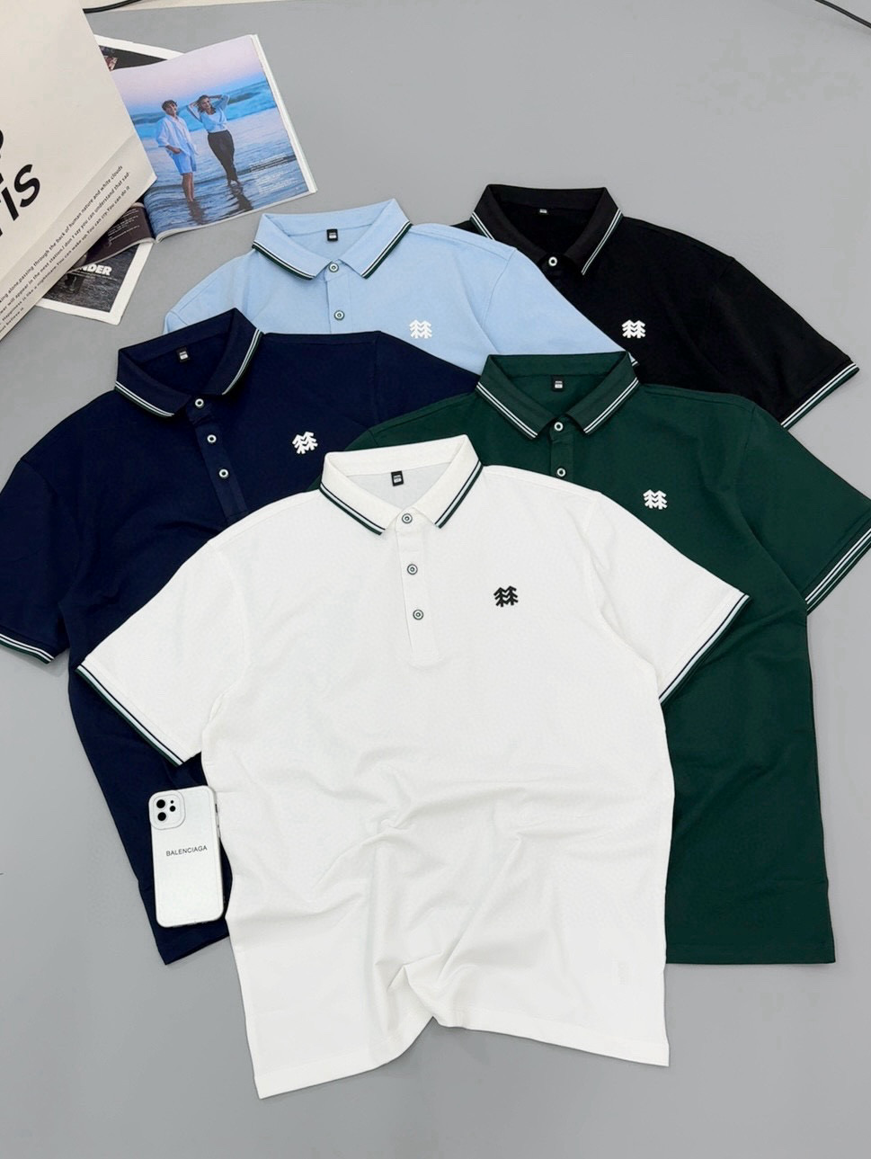 💰90 24ss春夏新款KOLON SPORT可隆户外冰感运动休闲POLO衫短袖
拼色翻领polo
立体裁剪工艺,面料亲肤舒爽,冰感超强,吸湿排汗不粘身不黏腻!排汗吸湿!这款POLO衫,遵循并致敬精典!采用了小翻领+门襟排扣的设计,高温热烫印的工艺加持既有严谨的精英范,又有利落阳光的运动感!
颜色:黑色 白色 藏青 浅蓝 绿
尺码:M-4XL 单位:cm
尺码 衣长 胸围 肩宽 袖长
165/48/M 66 96 42 21
170/50/L 68 100 43 22
175/52/XL 70 104 44 23
180/54/2XL 72 108 45 24
185/56/3XL 74 112 46 25
190/58/4xL 76 116 47 26