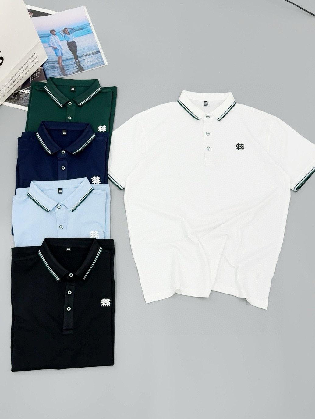 💰90 24ss春夏新款KOLON SPORT可隆户外冰感运动休闲POLO衫短袖
拼色翻领polo
立体裁剪工艺,面料亲肤舒爽,冰感超强,吸湿排汗不粘身不黏腻!排汗吸湿!这款POLO衫,遵循并致敬精典!采用了小翻领+门襟排扣的设计,高温热烫印的工艺加持既有严谨的精英范,又有利落阳光的运动感!
颜色:黑色 白色 藏青 浅蓝 绿
尺码:M-4XL 单位:cm
尺码 衣长 胸围 肩宽 袖长
165/48/M 66 96 42 21
170/50/L 68 100 43 22
175/52/XL 70 104 44 23
180/54/2XL 72 108 45 24
185/56/3XL 74 112 46 25
190/58/4xL 76 116 47 26