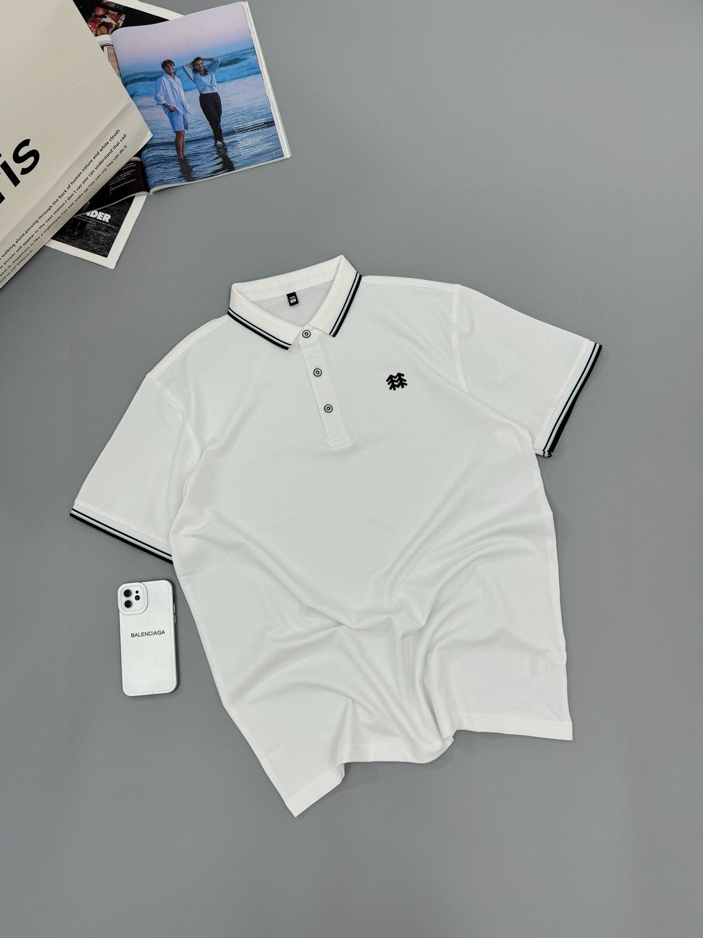 💰90 24ss春夏新款KOLON SPORT可隆户外冰感运动休闲POLO衫短袖
拼色翻领polo
立体裁剪工艺,面料亲肤舒爽,冰感超强,吸湿排汗不粘身不黏腻!排汗吸湿!这款POLO衫,遵循并致敬精典!采用了小翻领+门襟排扣的设计,高温热烫印的工艺加持既有严谨的精英范,又有利落阳光的运动感!
颜色:黑色 白色 藏青 浅蓝 绿
尺码:M-4XL 单位:cm
尺码 衣长 胸围 肩宽 袖长
165/48/M 66 96 42 21
170/50/L 68 100 43 22
175/52/XL 70 104 44 23
180/54/2XL 72 108 45 24
185/56/3XL 74 112 46 25
190/58/4xL 76 116 47 26