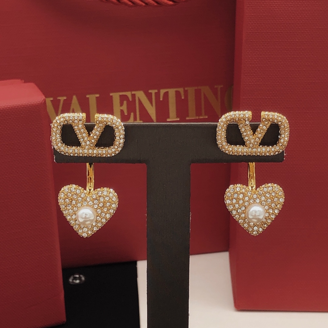 编号VED0161
 【ValenTi*o最新款🆕🆕爱心耳钉】一致专柜🆕黄铜材质