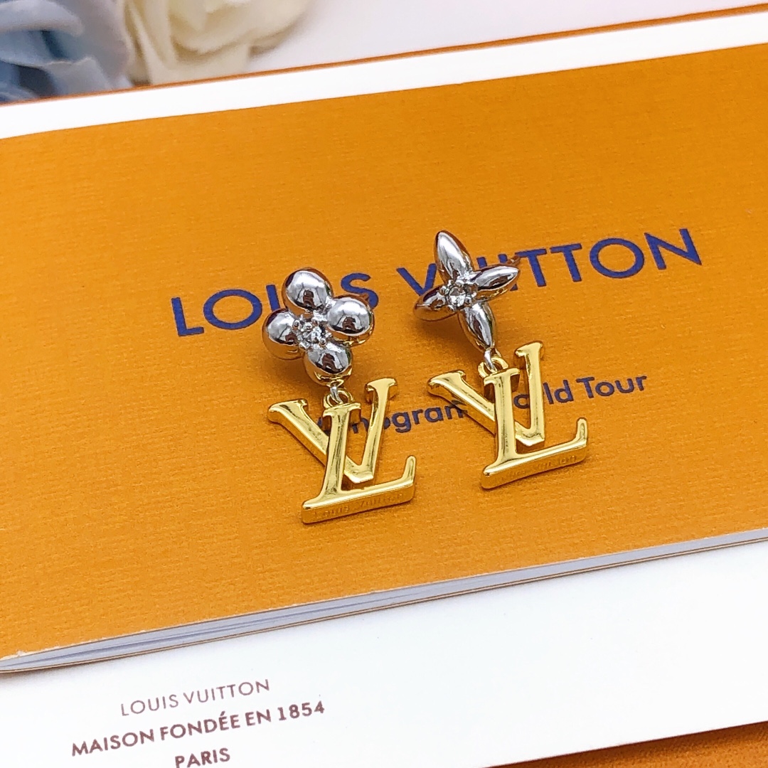 编号LED0103 【Lv*最新款🆕🆕金银搭配耳钉】一致专柜🆕黄铜材质