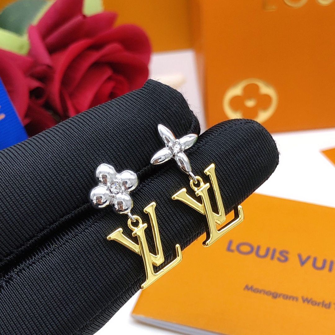 编号LED0103 【Lv*最新款🆕🆕金银搭配耳钉】一致专柜🆕黄铜材质