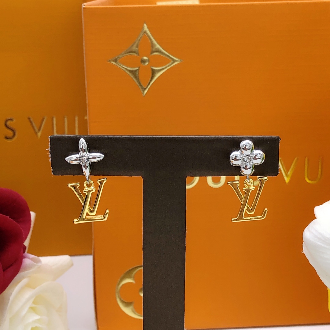 编号LED0103 【Lv*最新款🆕🆕金银搭配耳钉】一致专柜🆕黄铜材质