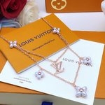 Louis Vuitton Jewelry Necklaces & Pendants Top 1:1 Replica
 Gold Rose Yellow Brass