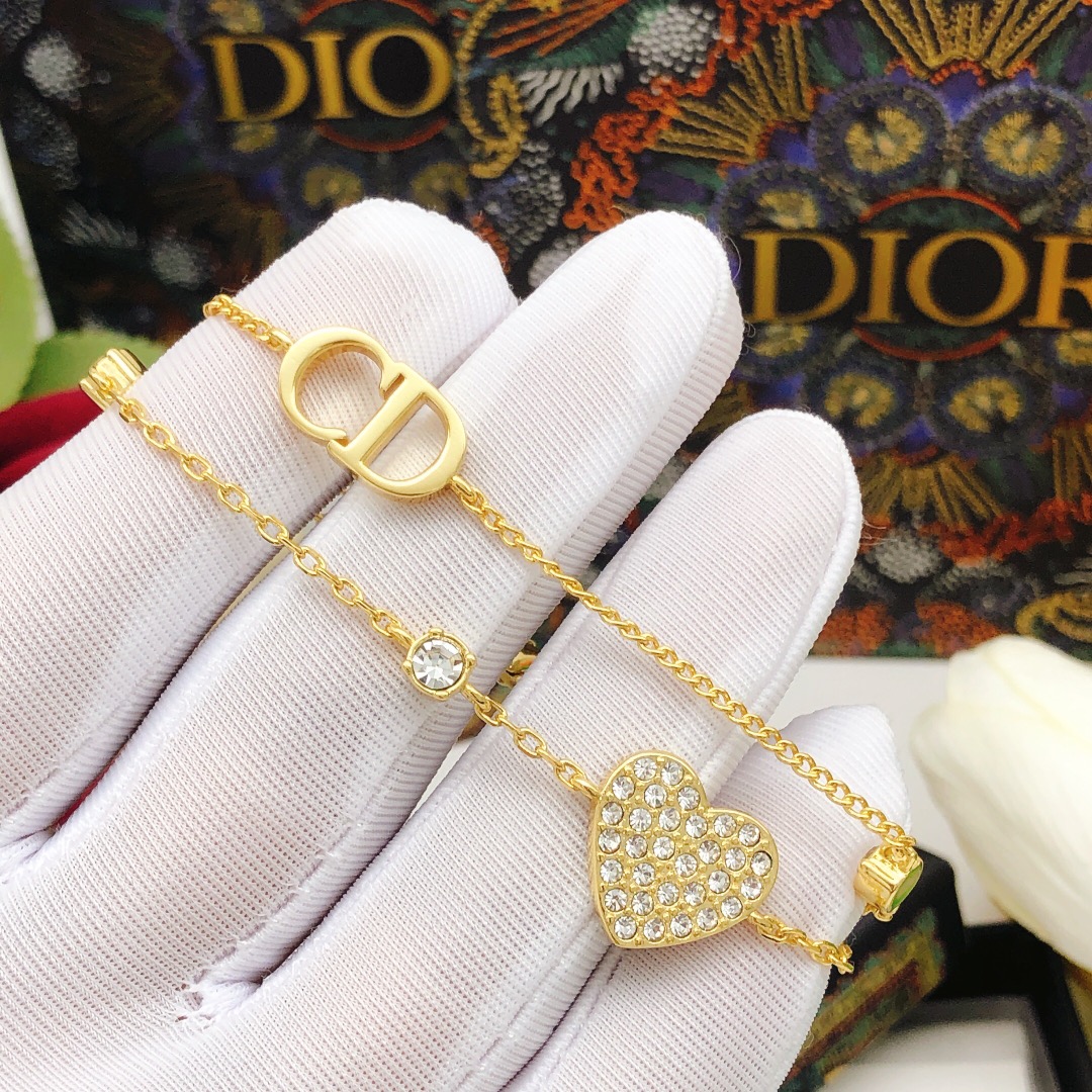 编号DSL0136
 【dio*最新款🆕🆕双层爱心手链】一致专柜🆕黄铜材质
