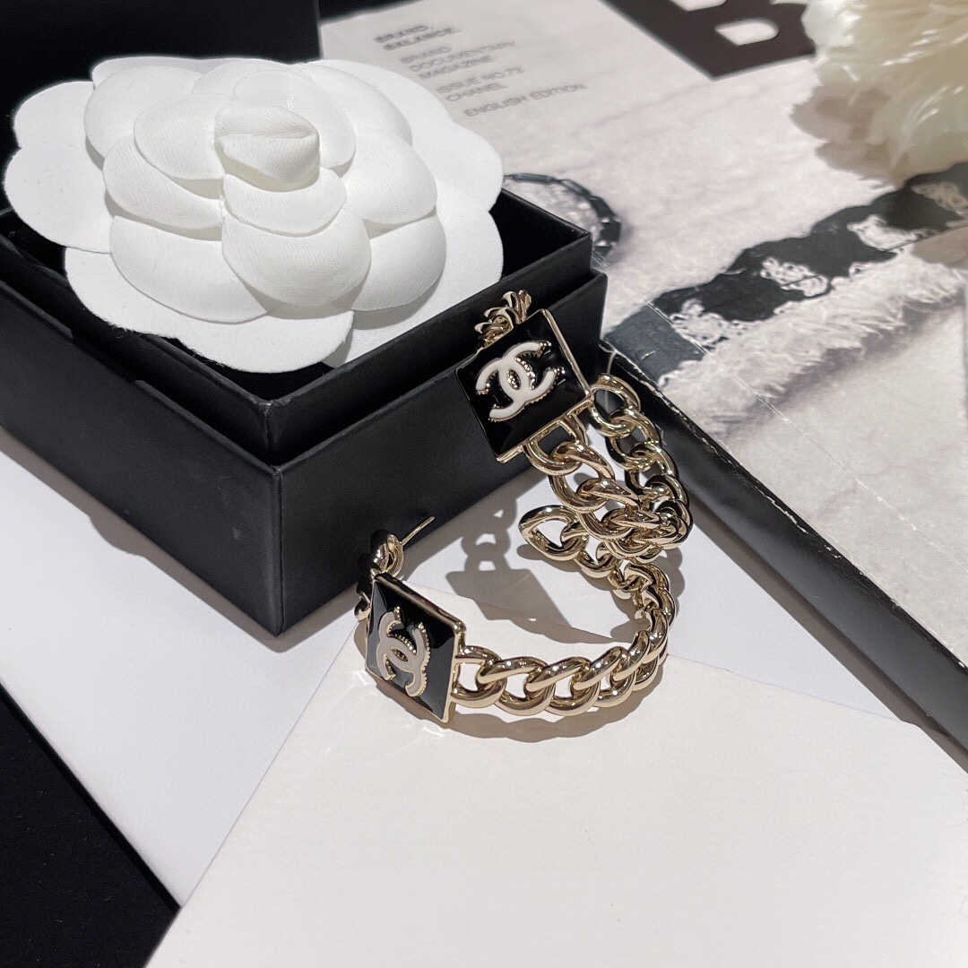 Chanel Haute Joaillerie Fine Jewelry Earrings Necklace Ring Ref 4