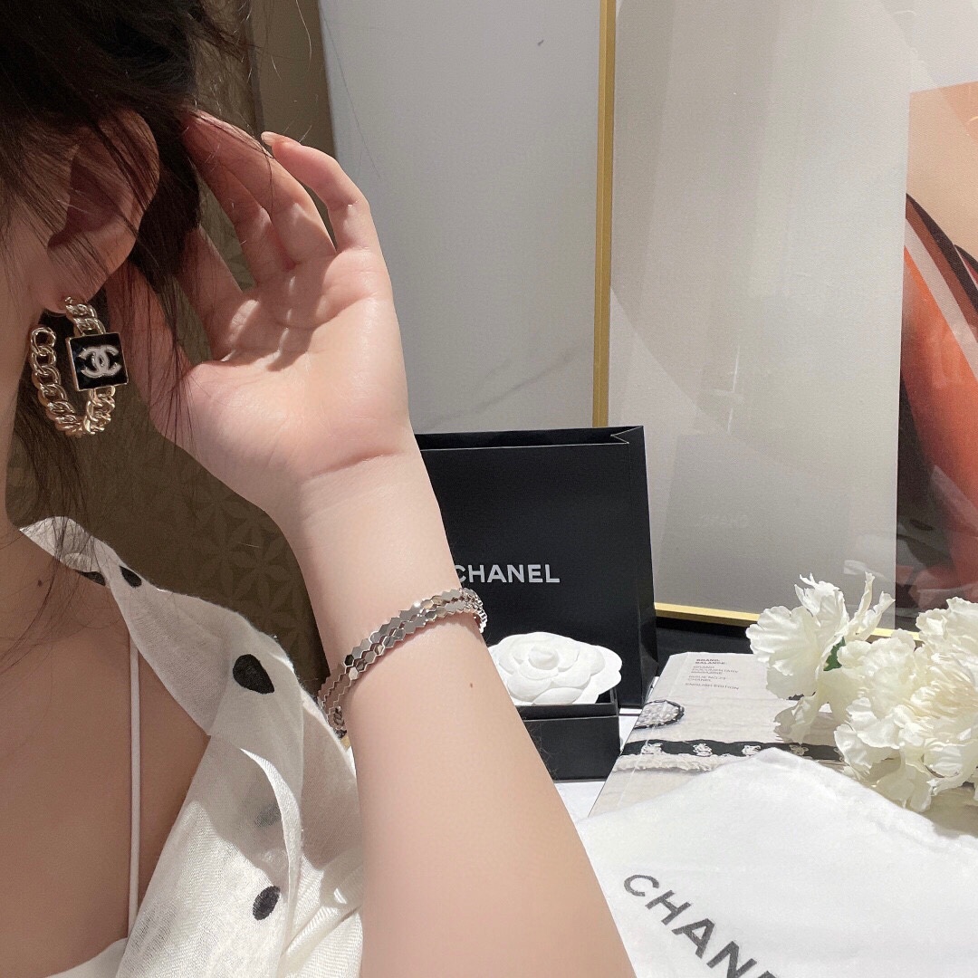 Chanel Haute Joaillerie Fine Jewelry Earrings Necklace Ring Ref 2