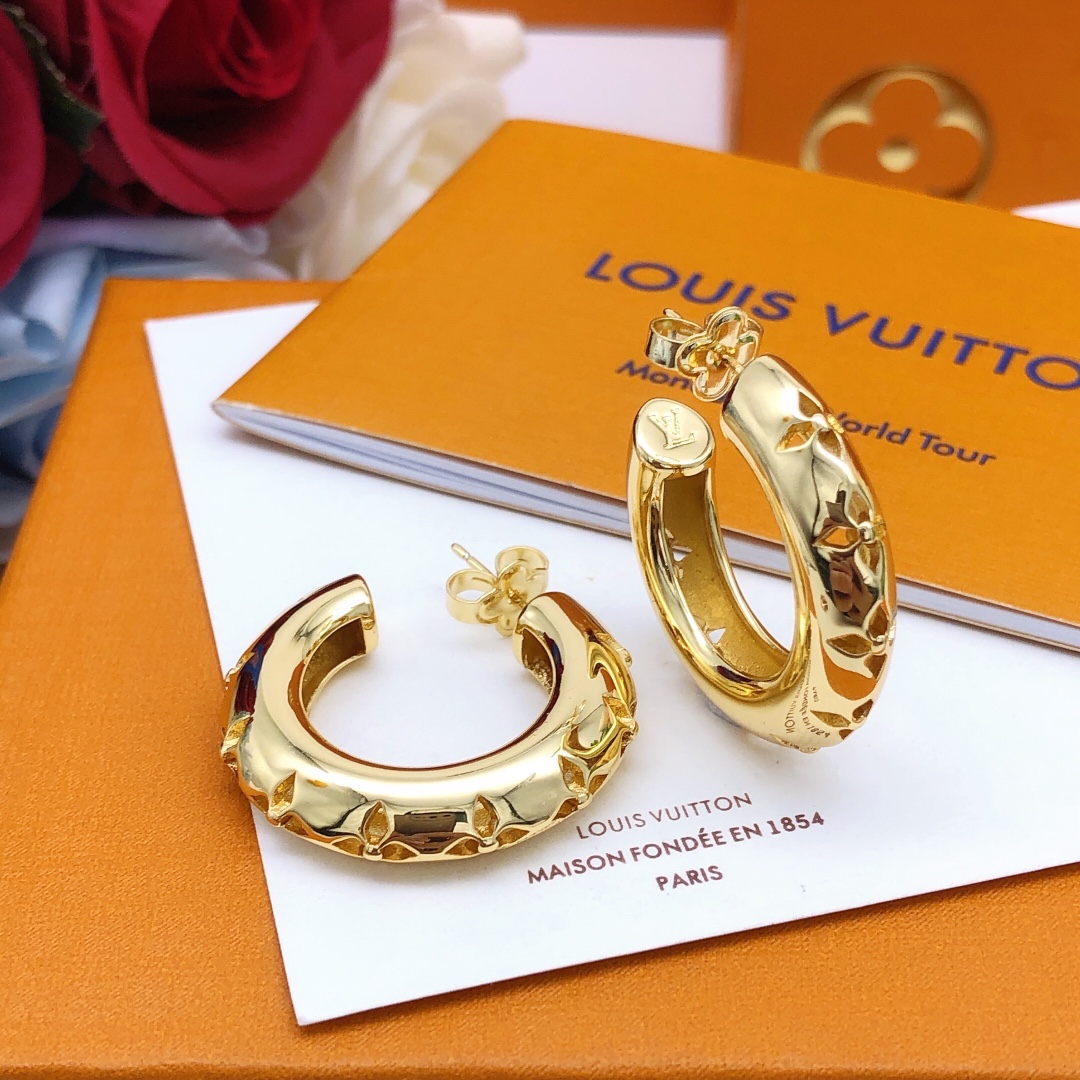 NO:107288,50 number LED0117 rose gold 50 number LED0119 gold 50 number LED0118 silver [Lv* latest moon round glossy earrings] consistent Z brass material, jewelry boutique, louis vuitton, earrings1986090950编号LED0117玫瑰金色 50编号LED0119金色 50编号LED0118银色【Lv*最新款月亮圆形光面耳环】一致Z黄铜材质,饰品精品,louis vuitton,earrings,Jewelry