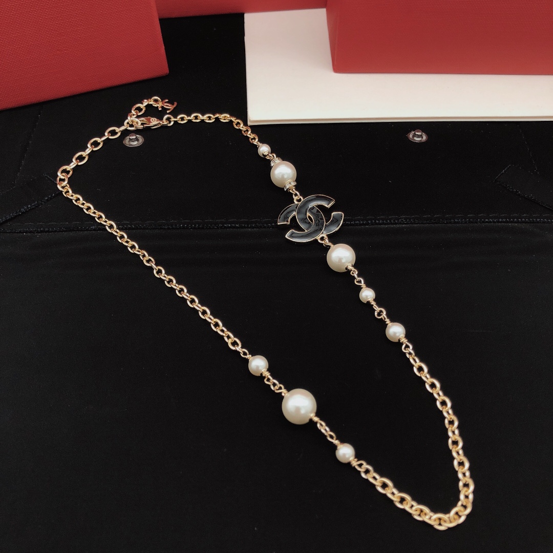 编号XXL0276
 【ch*nel最新款🆕🆕滴油黑色项链】一致专柜🆕黄铜材质