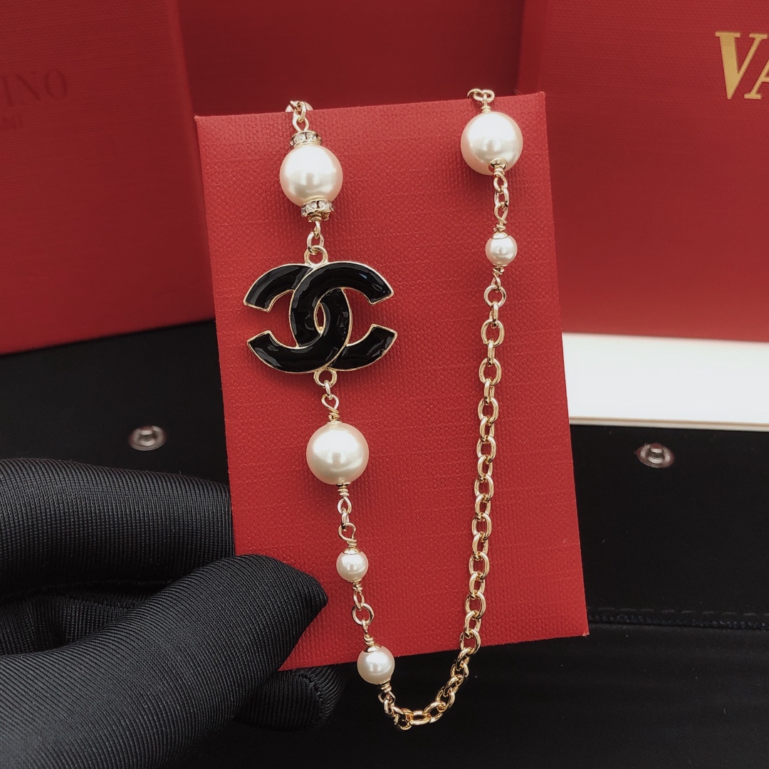 编号XXL0276
 【ch*nel最新款🆕🆕滴油黑色项链】一致专柜🆕黄铜材质