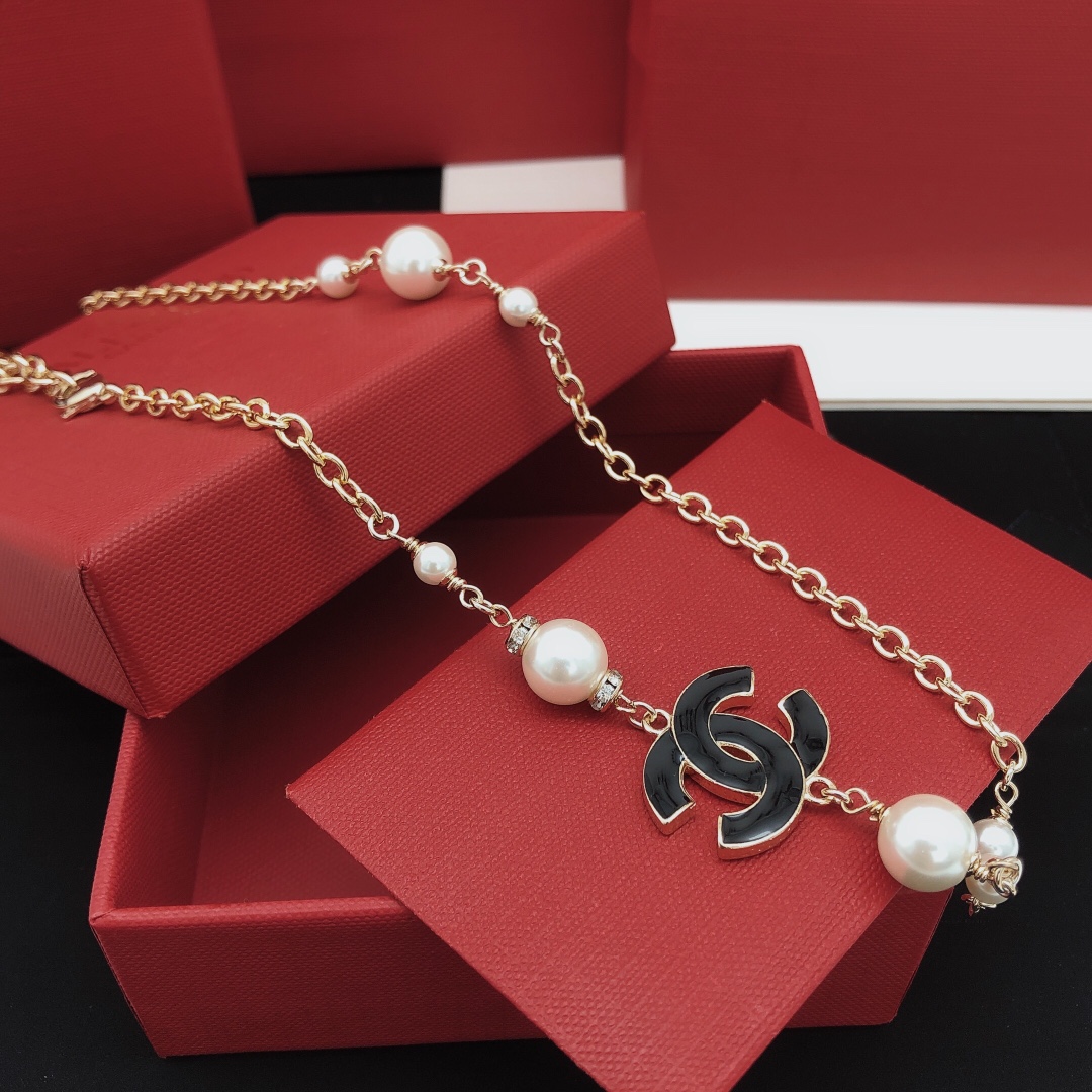 编号XXL0276
 【ch*nel最新款🆕🆕滴油黑色项链】一致专柜🆕黄铜材质