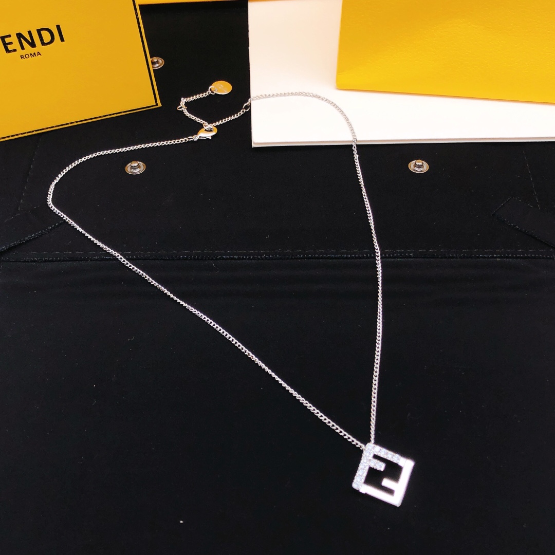 Fendi FEND*最新款