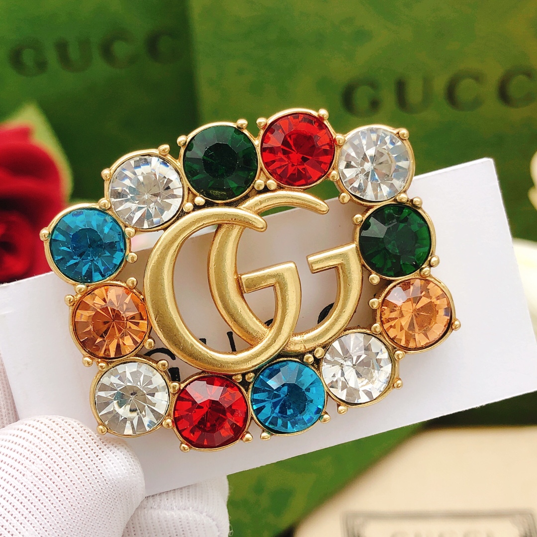 NO:111765,Number GXZ0023 [gucc* latest colored diamond brooch] consistent ZP brass material, jewelry quality, gucci, brooch, breastpin19860909编号GXZ0023【gucc*最新款彩钻胸针】一致ZP黄铜材质,饰品精品,gucci,brooch，breastpin,Jewelry