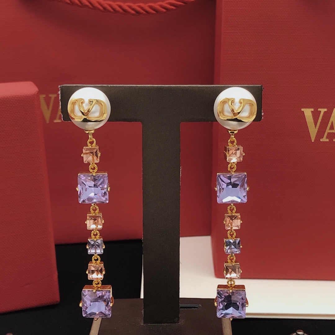 编号VED0217
 【ValenTi*o最新款🆕🆕彩钻流苏耳钉】一致专柜🆕黄铜材质