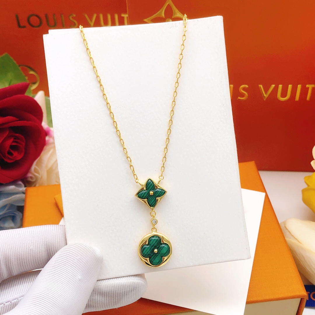 Louis Vuitton Jewelry Necklaces & Pendants Green Yellow Brass