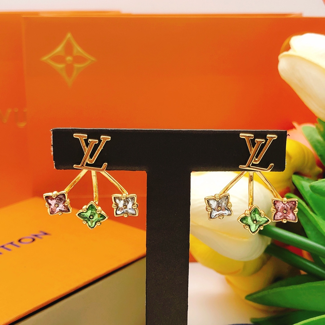 编号LED0156
 【Lv*最新款🆕🆕彩钻花朵耳钉】一致专柜🆕黄铜材质